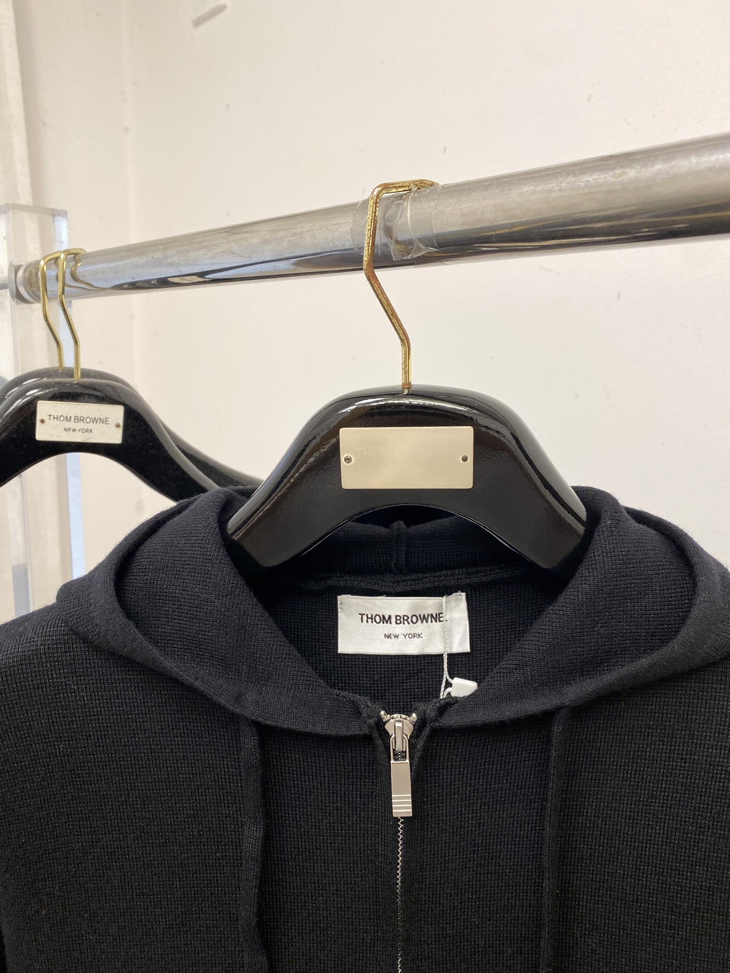 TB、2025新品羊毛外套 具有手感细腻柔软，可直接与肌肤接触，让暖心的纱线变化出细腻的质感，顶级工艺极