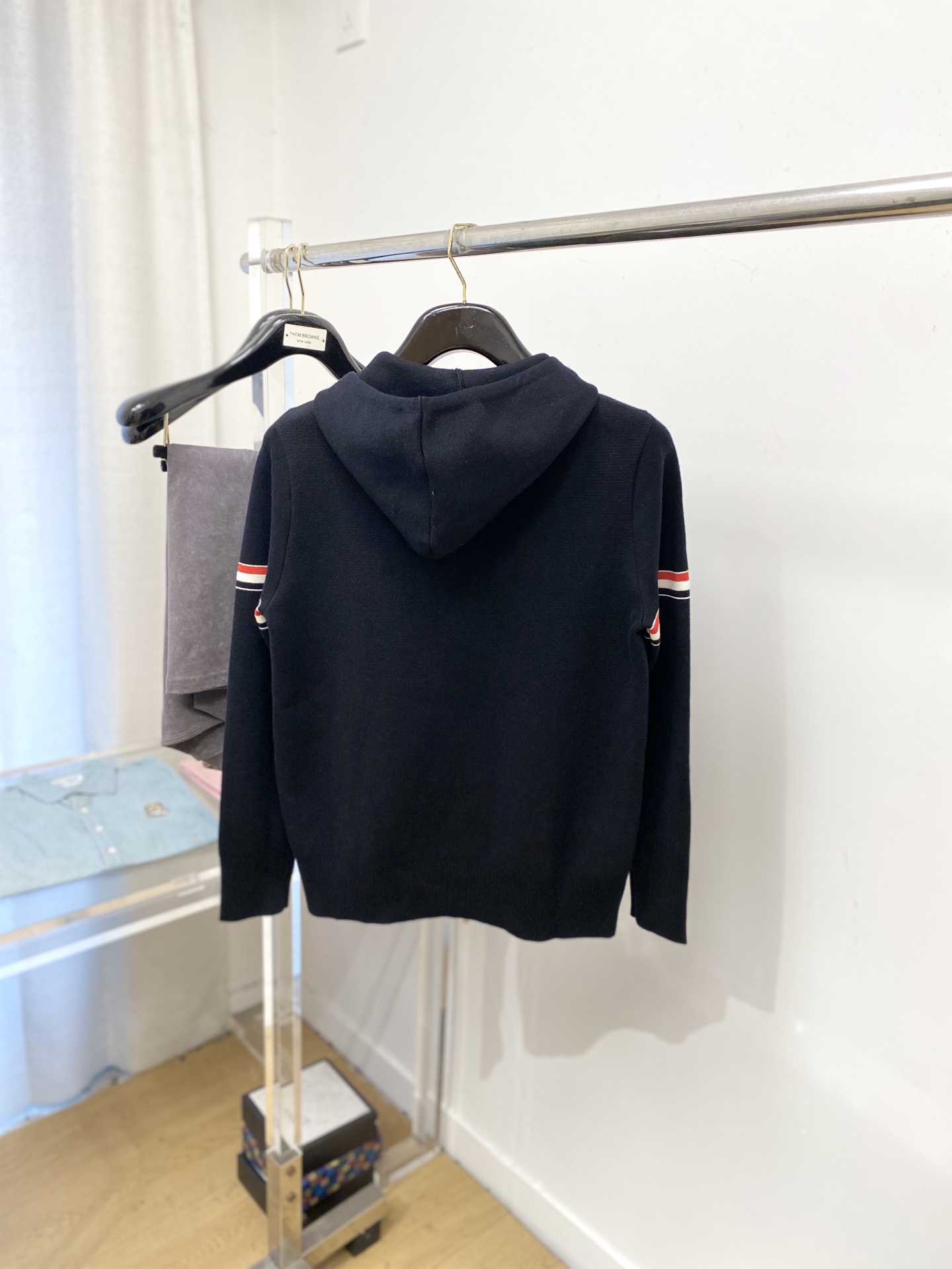 TB、2025新品羊毛外套 具有手感细腻柔软，可直接与肌肤接触，让暖心的纱线变化出细腻的质感，顶级工艺极