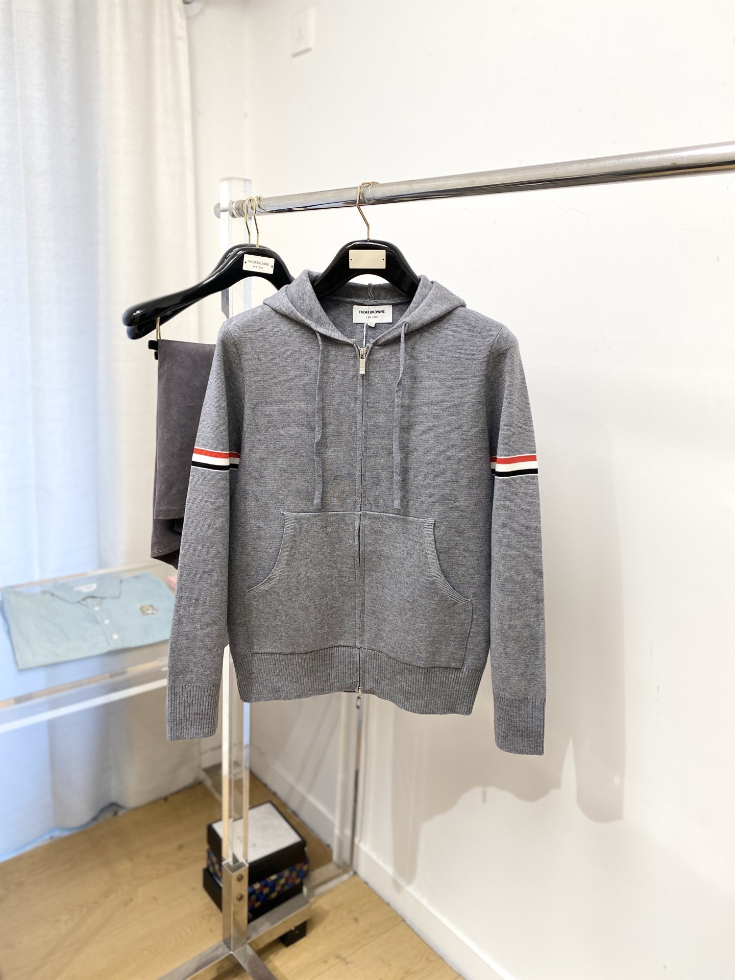 TB、2025新品羊毛外套 具有手感细腻柔软，可直接与肌肤接触，让暖心的纱线变化出细腻的质感，顶级工艺极