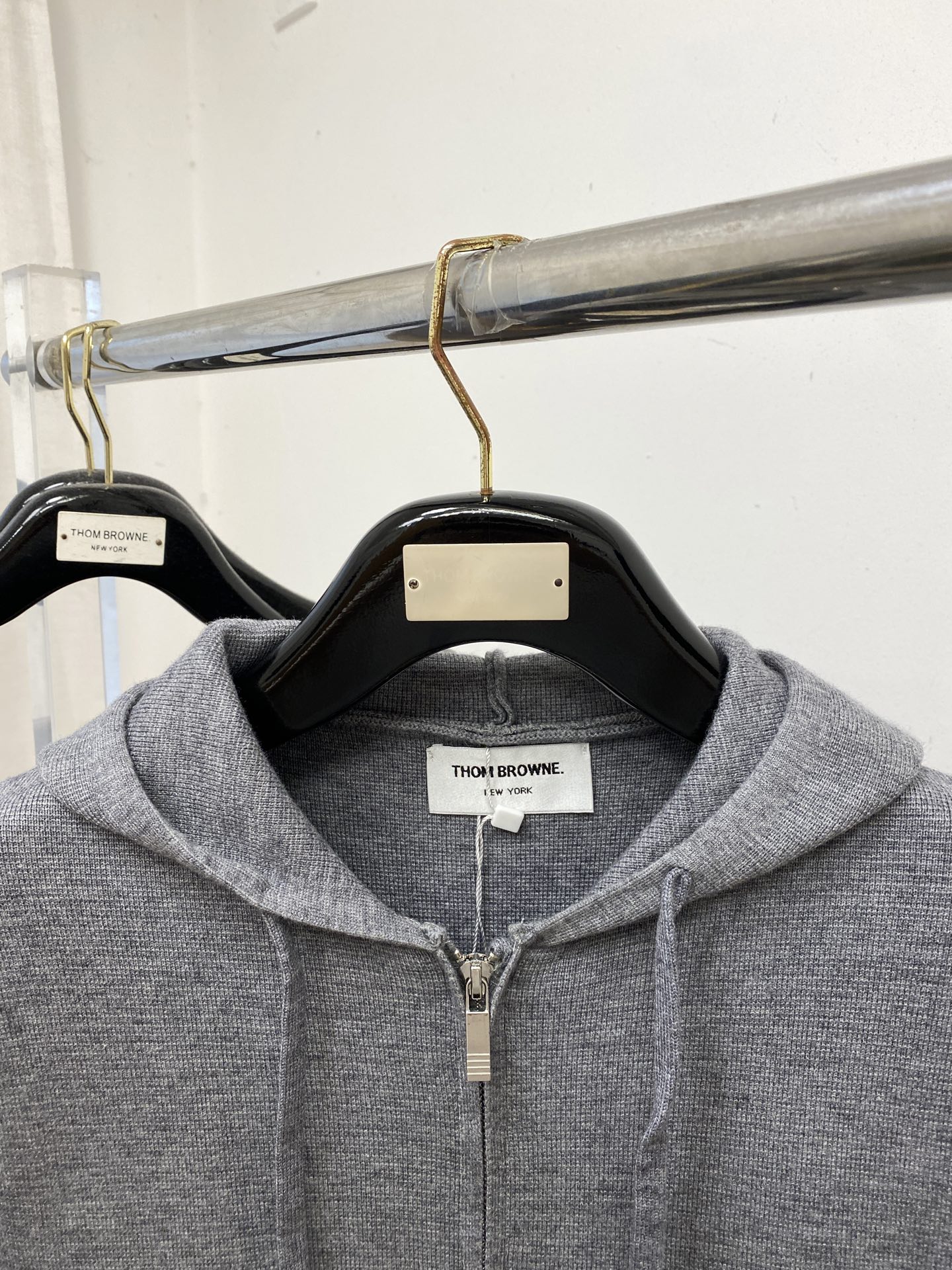 TB、2025新品羊毛外套 具有手感细腻柔软，可直接与肌肤接触，让暖心的纱线变化出细腻的质感，顶级工艺极