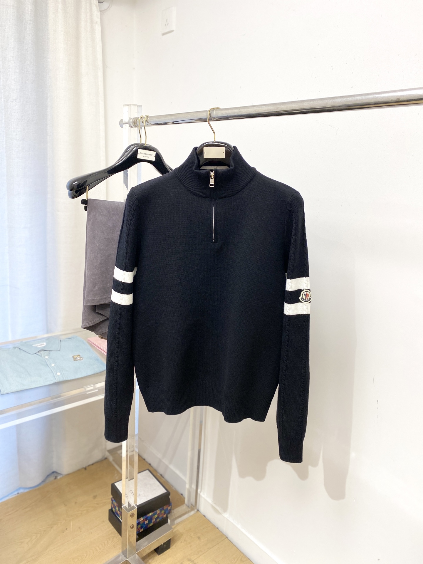 蒙口、2025新品羊毛衣 具有手感细腻柔软，可直接与肌肤接触，让暖心的纱线变化出细腻的质感，顶级工艺极具