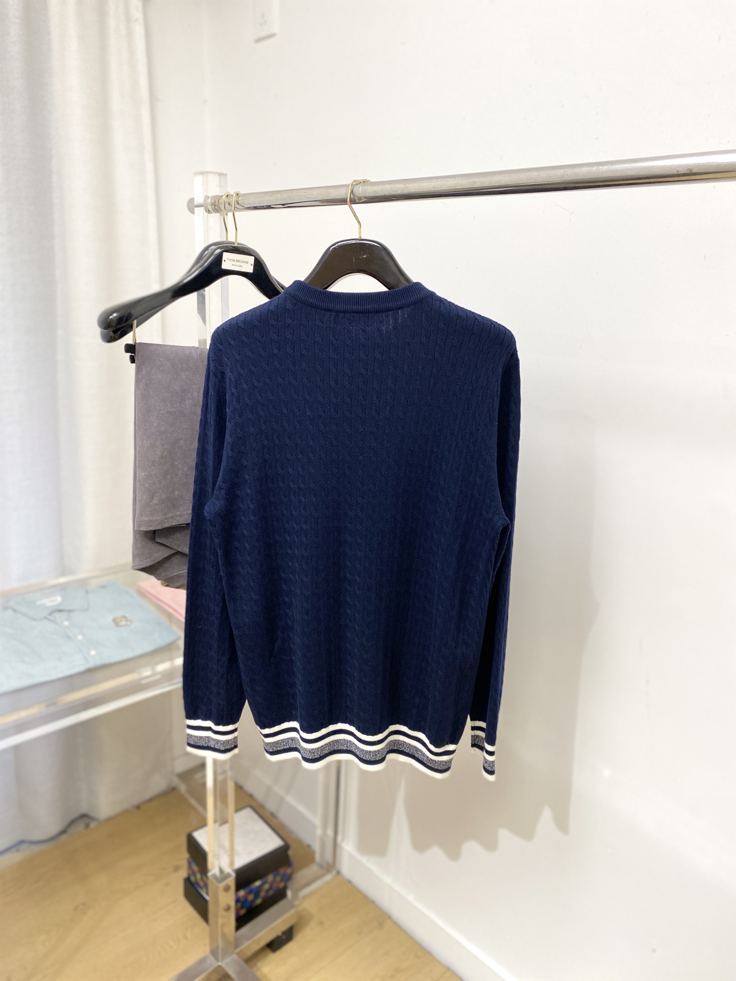 普拉达、2025新品羊毛衣 具有手感细腻柔软，可直接与肌肤接触，让暖心的纱线变化出细腻的质感，顶级工艺极