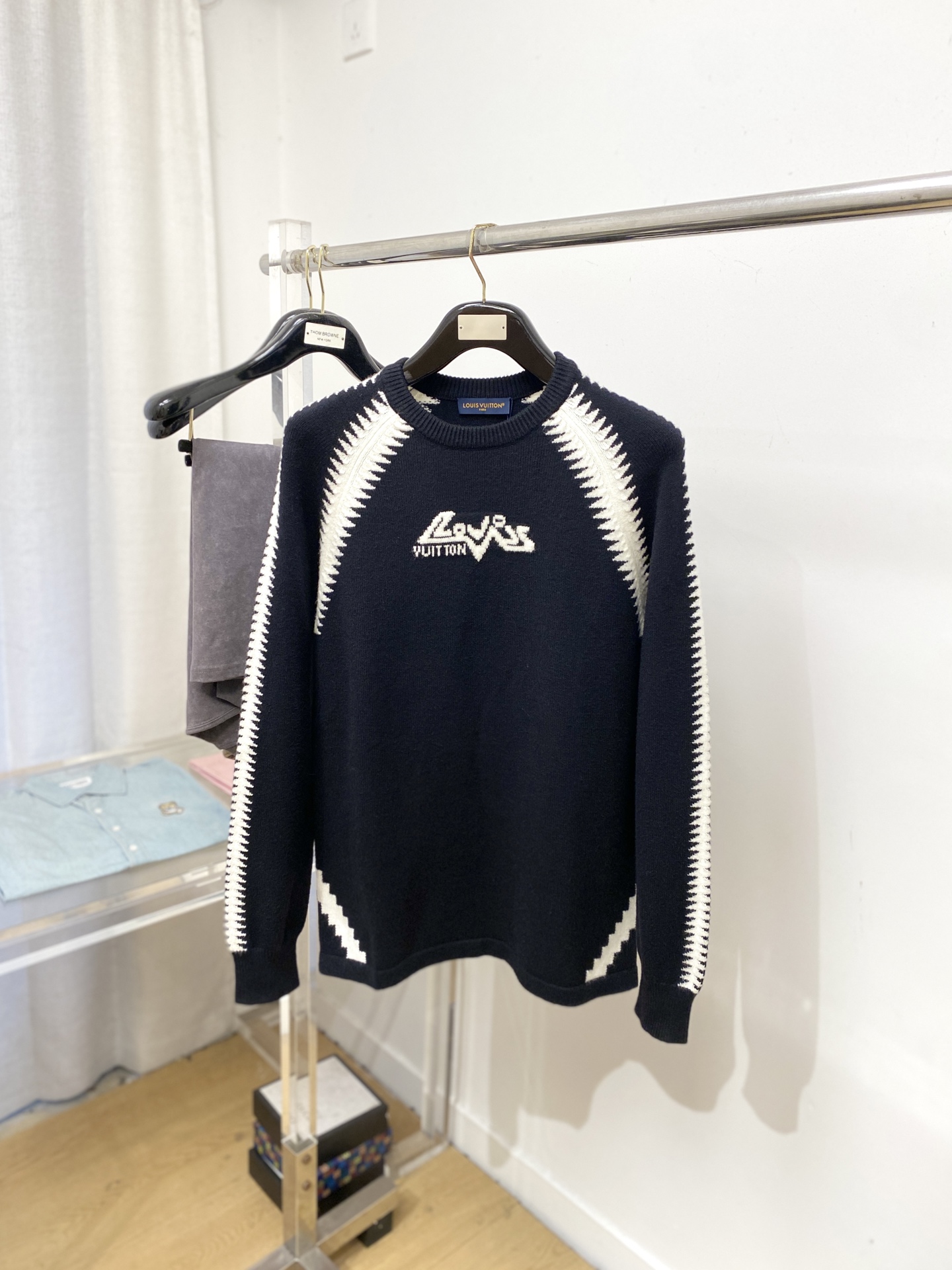 路易威登、2025新品羊毛衣 具有手感细腻柔软，可直接与肌肤接触，让暖心的纱线变化出细腻的质感，顶级工艺