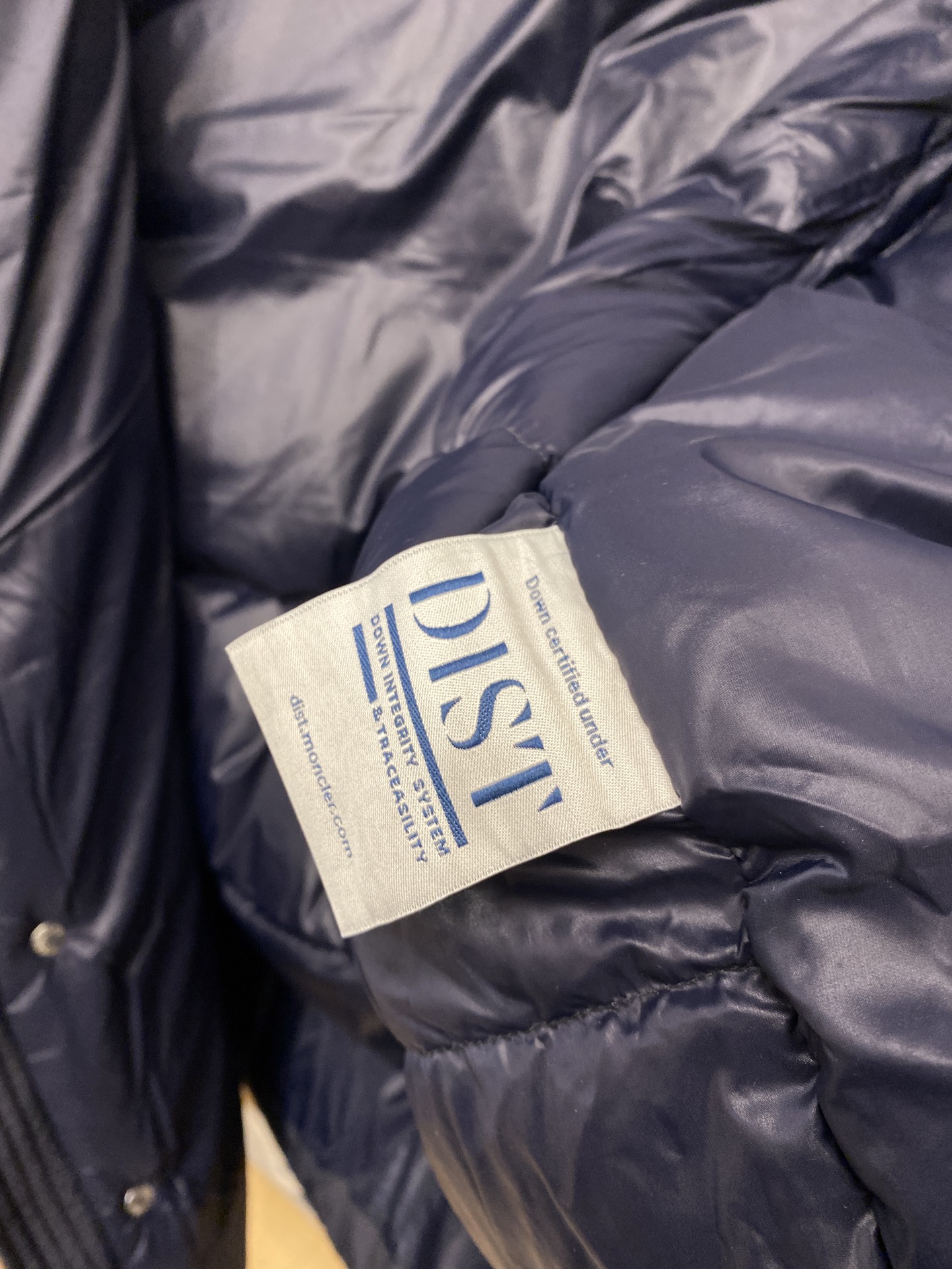 蒙口、2025最新款男士轻薄羽绒服、面料柔软舒适 ．上身版型超赞 ．拉链．辅料都是客供 、进口面料，轻便