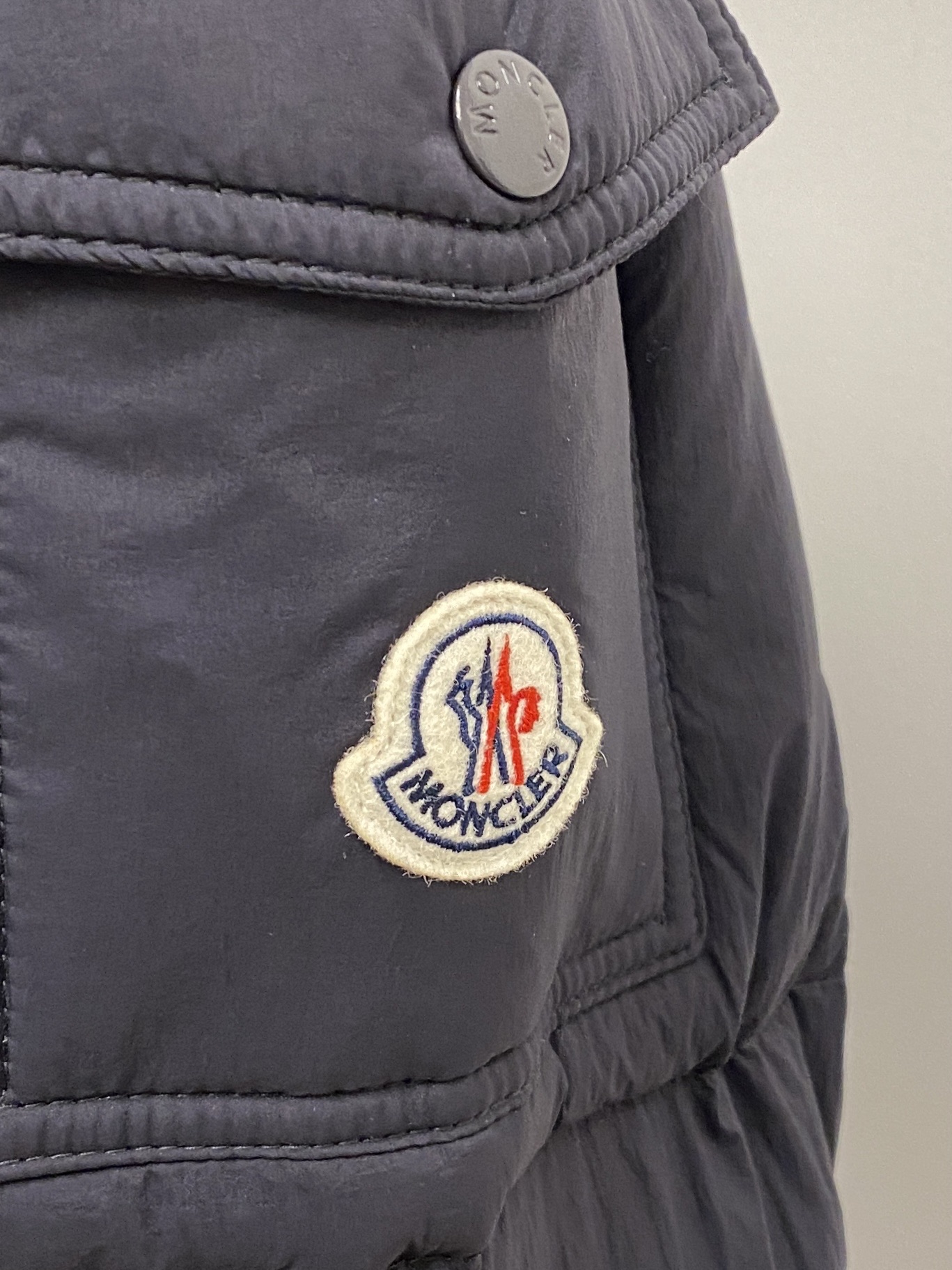 蒙口、2025最新款男士轻薄羽绒服、面料柔软舒适 ．上身版型超赞 ．拉链．辅料都是客供 、进口面料，轻便