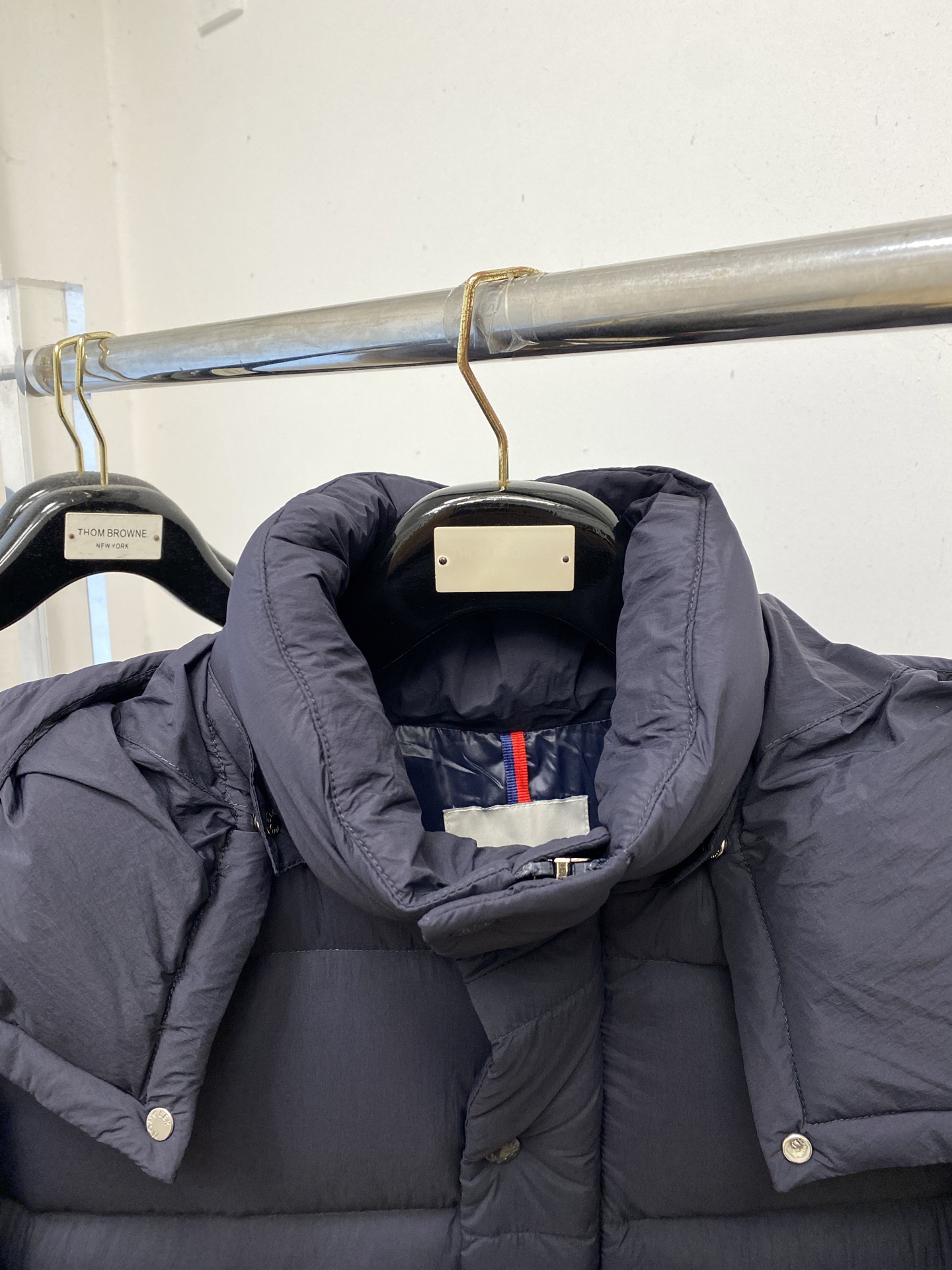 蒙口、2025最新款男士轻薄羽绒服、面料柔软舒适 ．上身版型超赞 ．拉链．辅料都是客供 、进口面料，轻便