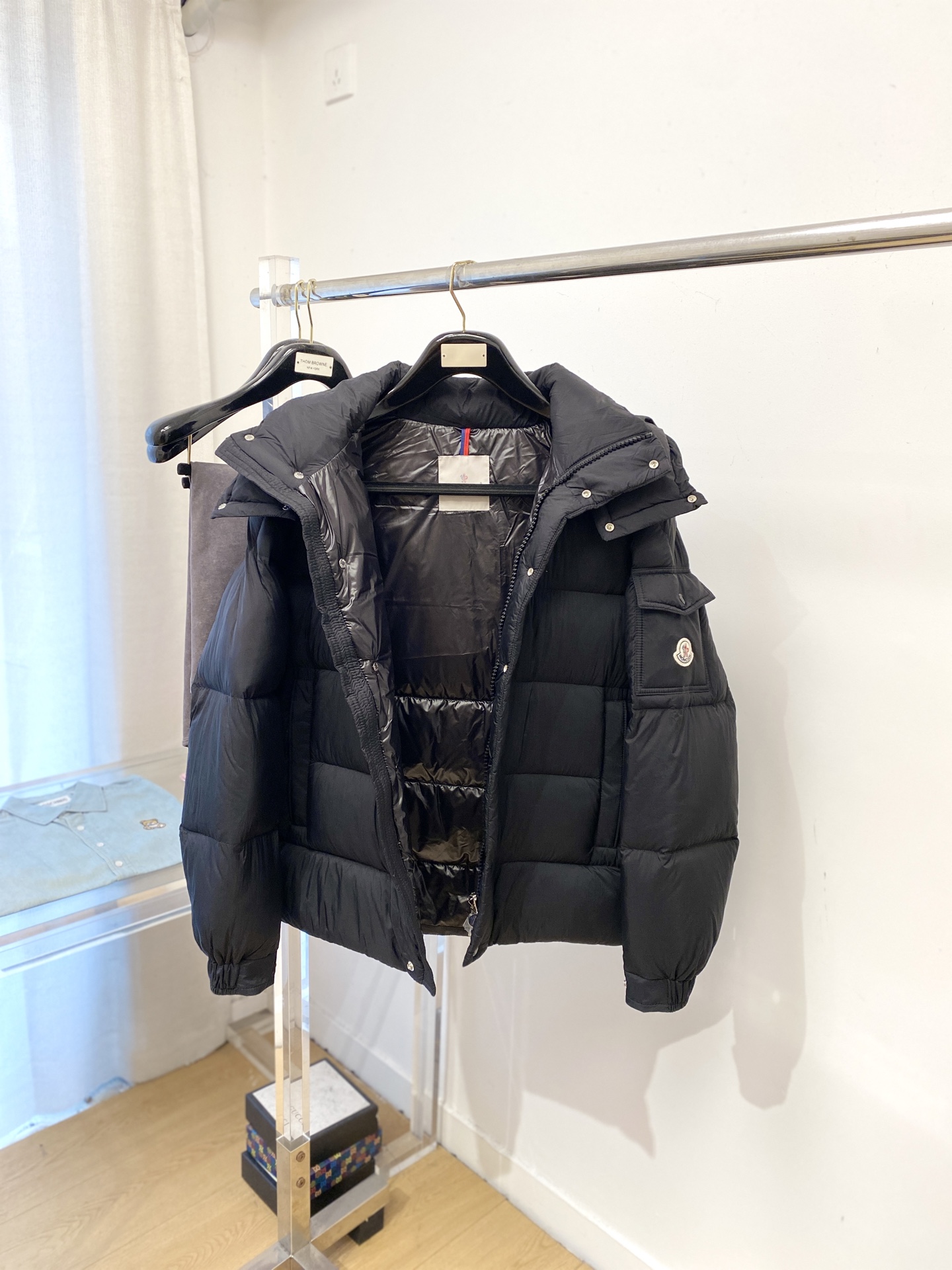 蒙口、2025最新款男士轻薄羽绒服、面料柔软舒适 ．上身版型超赞 ．拉链．辅料都是客供 、进口面料，轻便