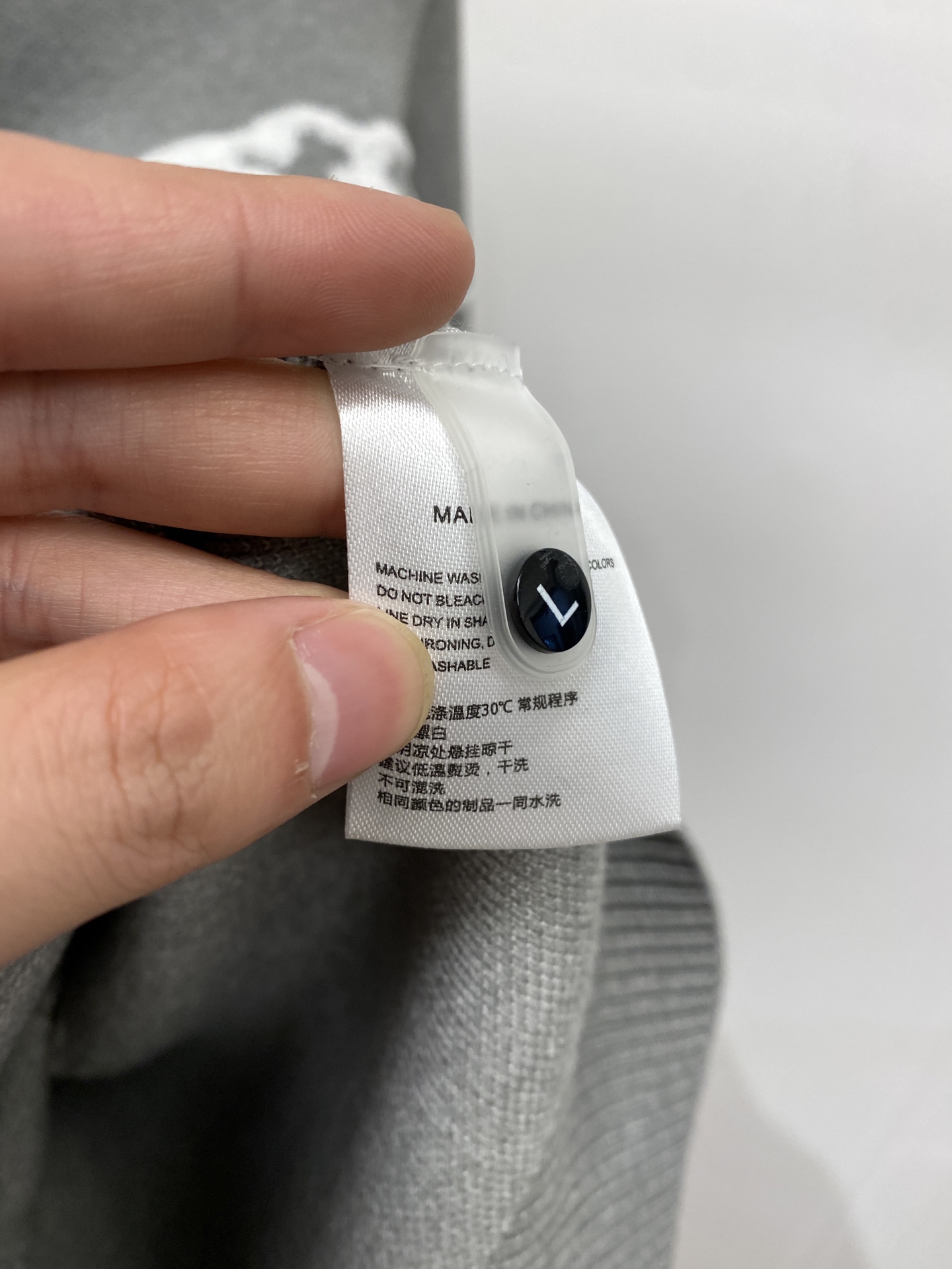 巴宝莉、2025新品羊毛衣 具有手感细腻柔软，可直接与肌肤接触，让暖心的纱线变化出细腻的质感，顶级工艺极