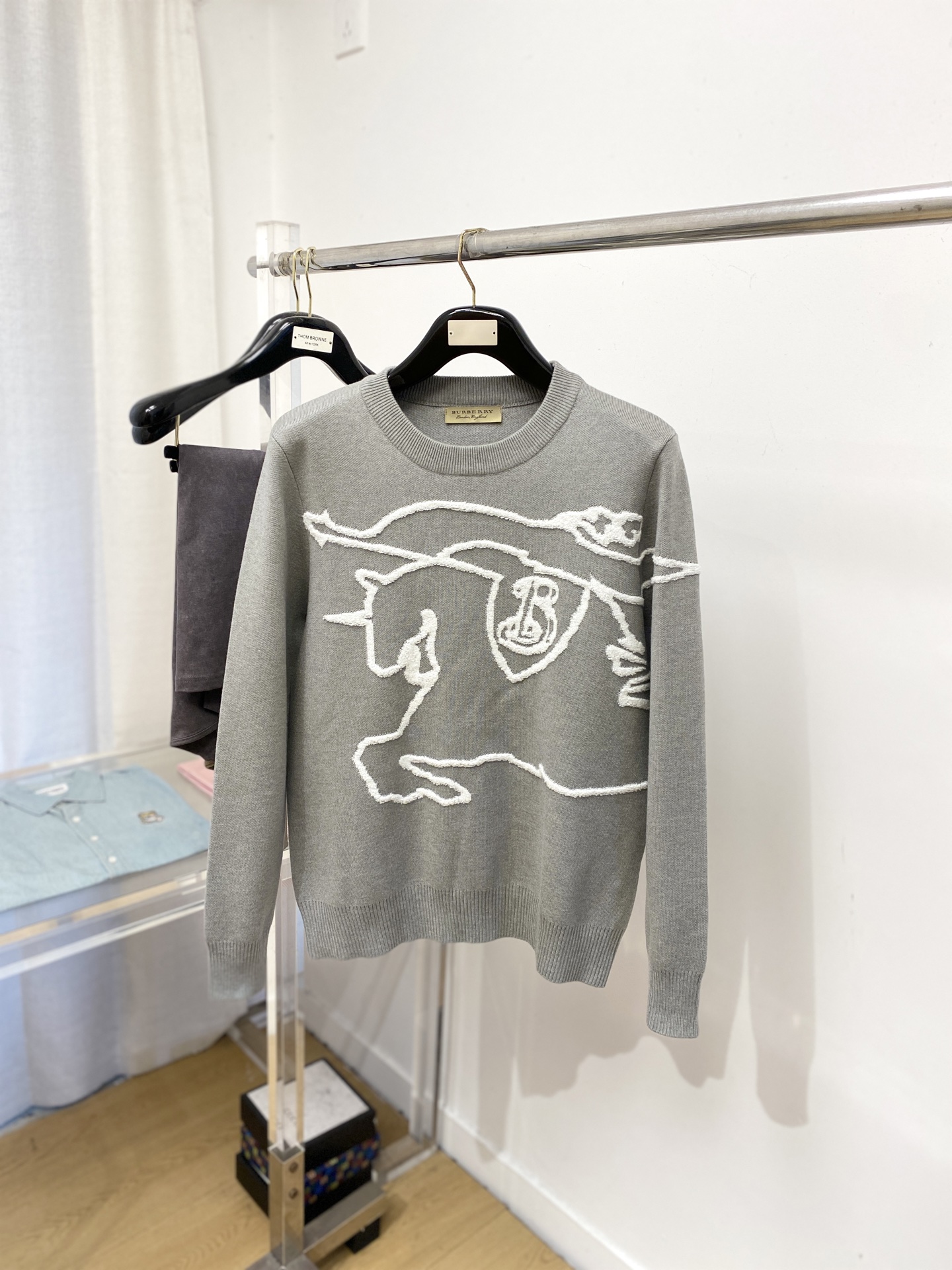 巴宝莉、2025新品羊毛衣 具有手感细腻柔软，可直接与肌肤接触，让暖心的纱线变化出细腻的质感，顶级工艺极