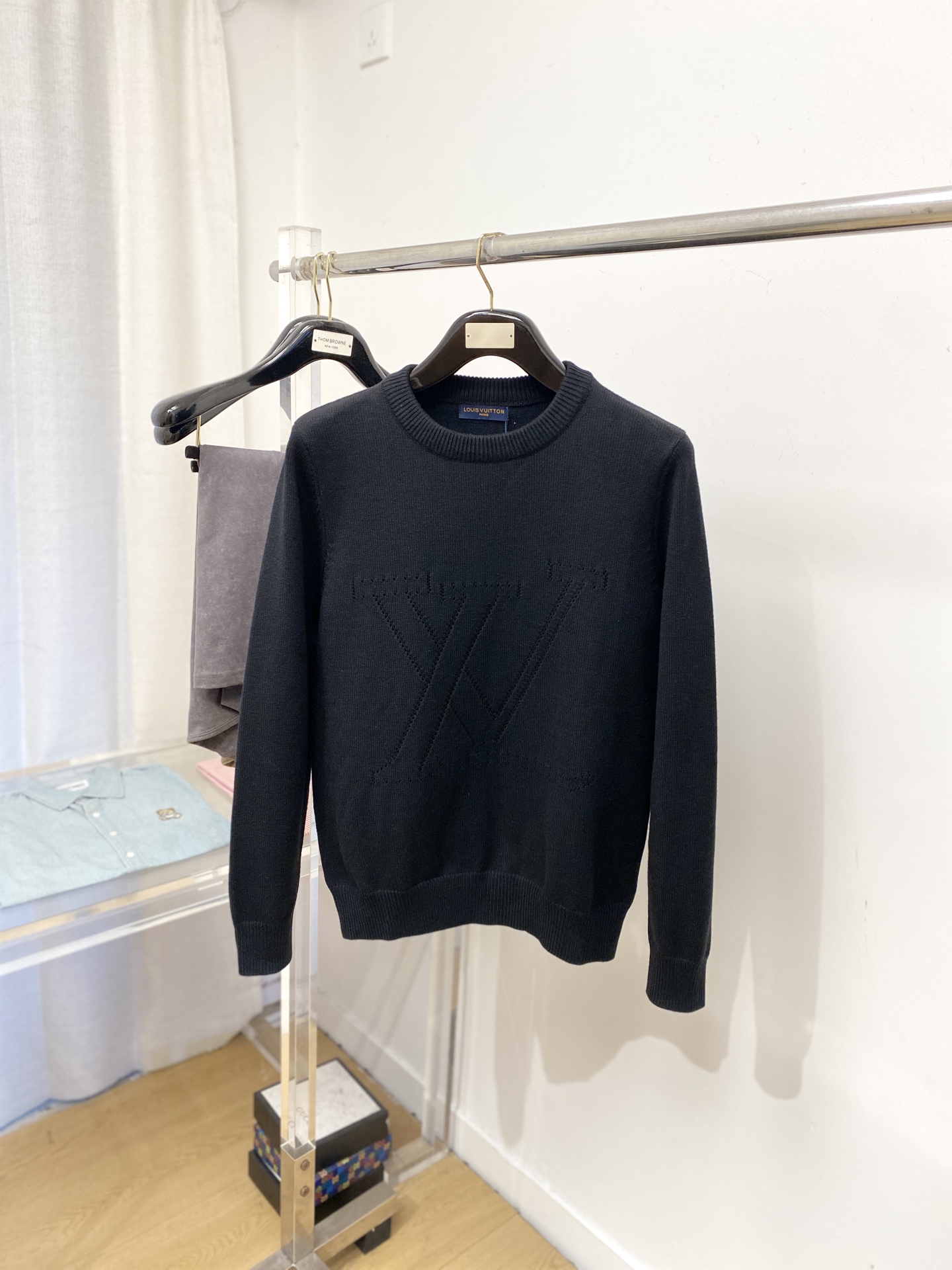 路易威登、2025新品羊毛衣 具有手感细腻柔软，可直接与肌肤接触，让暖心的纱线变化出细腻的质感，顶级工艺