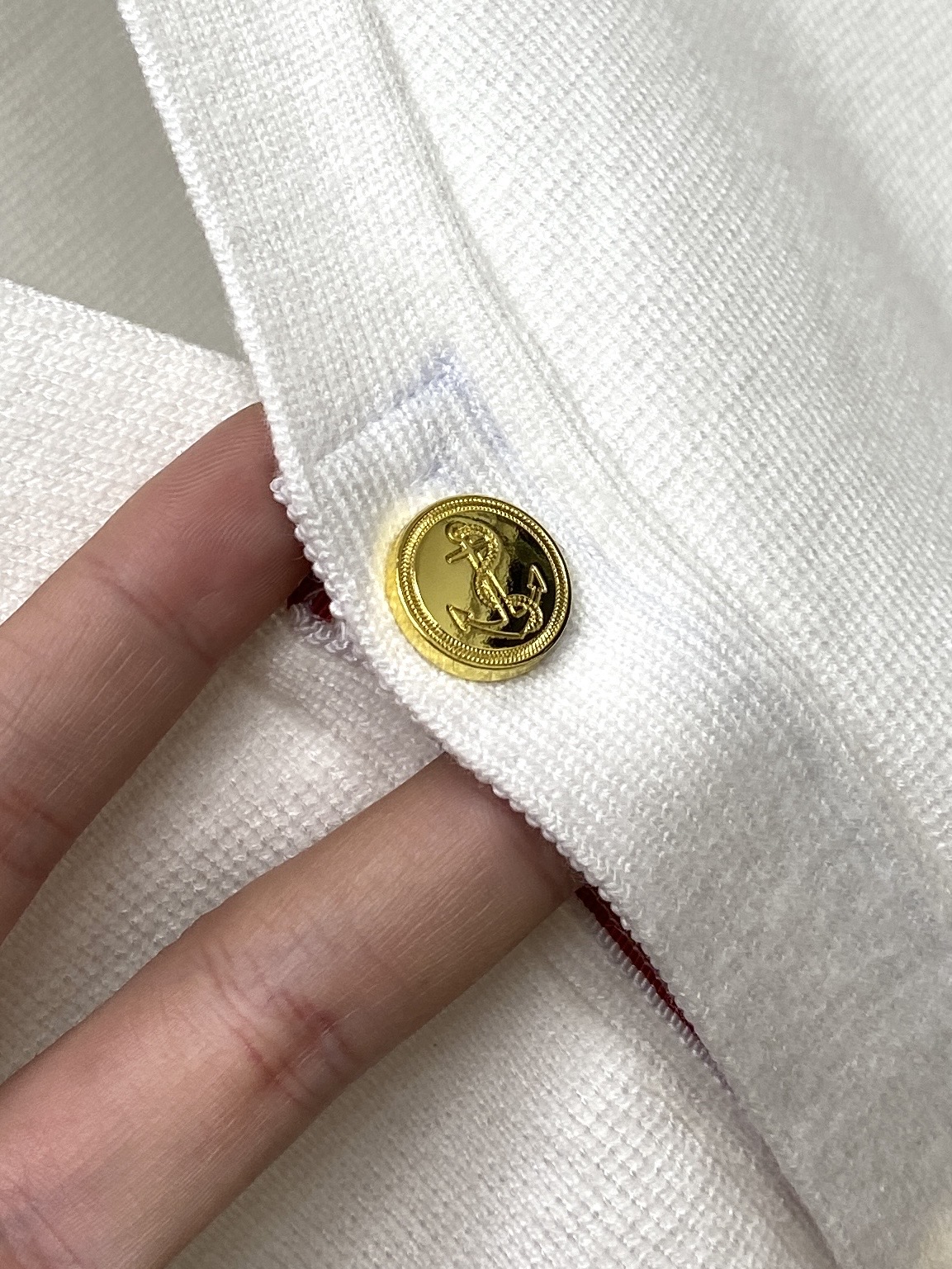 TB、2025新品开衫羊毛衣 具有手感细腻柔软，可直接与肌肤接触，让暖心的纱线变化出细腻的质感，顶级工艺