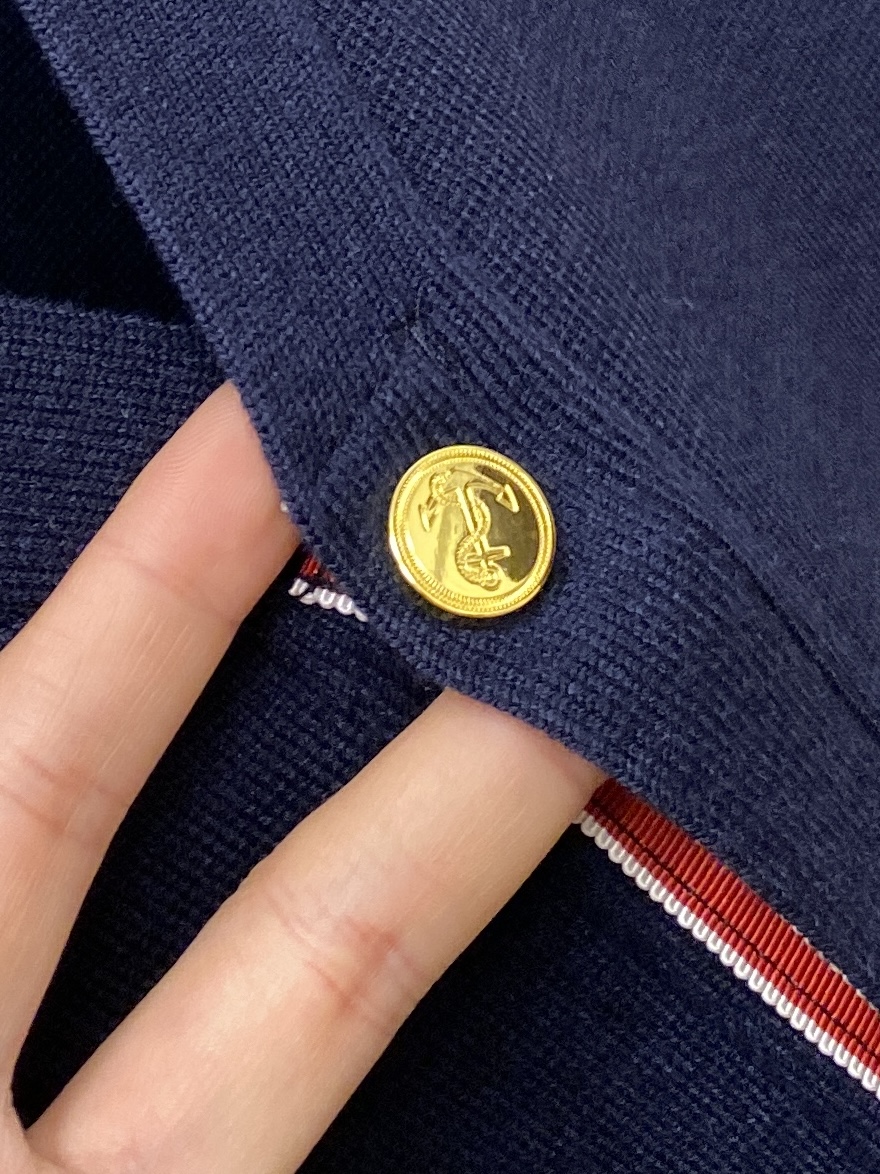 TB、2025新品开衫羊毛衣 具有手感细腻柔软，可直接与肌肤接触，让暖心的纱线变化出细腻的质感，顶级工艺