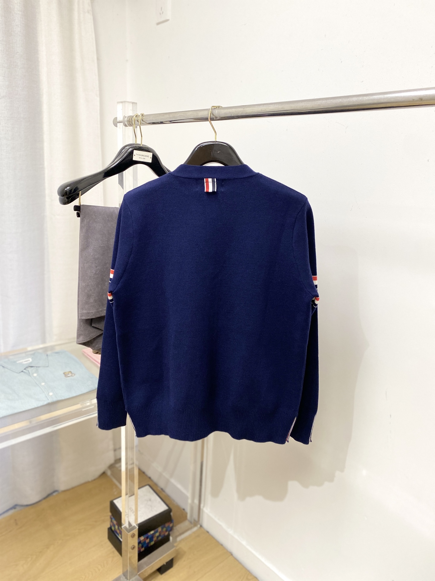 TB、2025新品开衫羊毛衣 具有手感细腻柔软，可直接与肌肤接触，让暖心的纱线变化出细腻的质感，顶级工艺