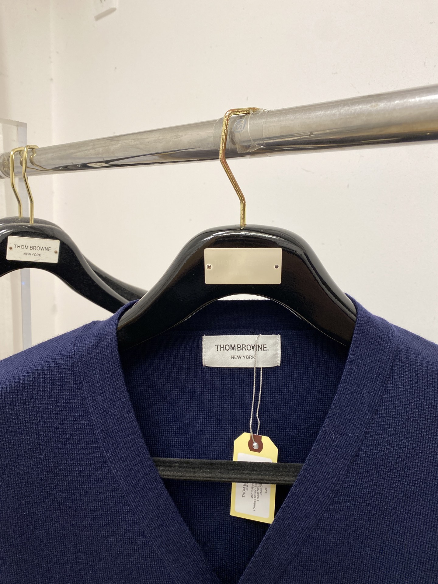 TB、2025新品开衫羊毛衣 具有手感细腻柔软，可直接与肌肤接触，让暖心的纱线变化出细腻的质感，顶级工艺