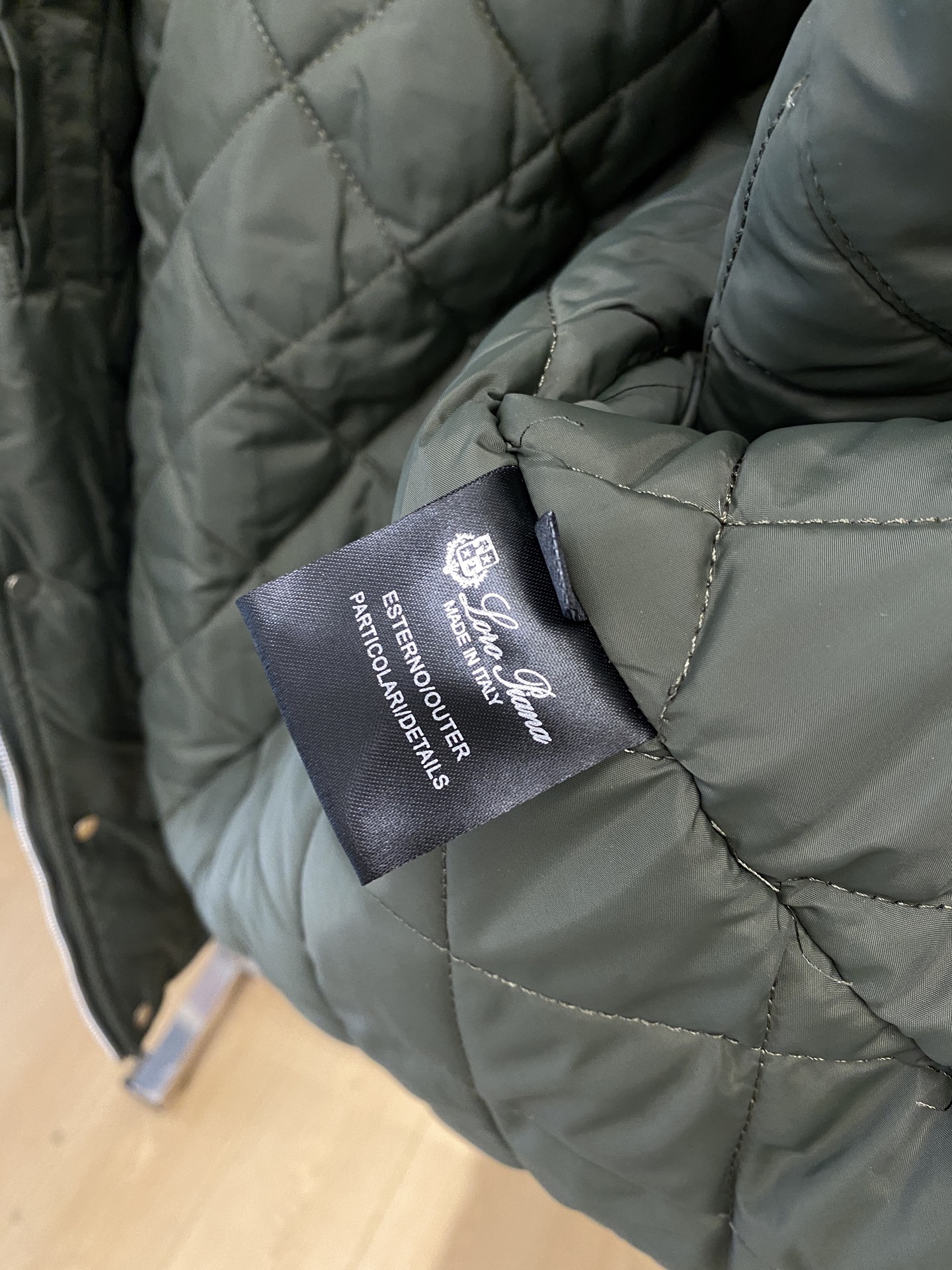 lP🆕、2025新品夹克棉外套，时尚帅气，简约百搭款，袖口五金装饰logo，定制原版面料，不仅挺括，保持