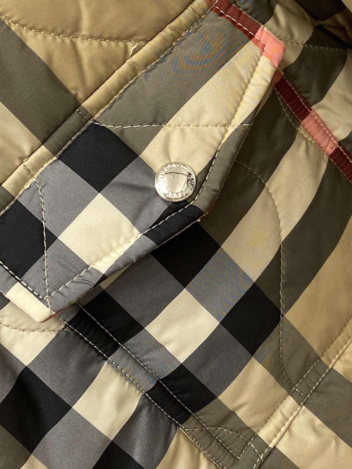 巴宝莉、2025新品夹克棉外套，时尚帅气，简约百搭款，原版五金辅料logo，定制原版面料，不仅挺括，保持