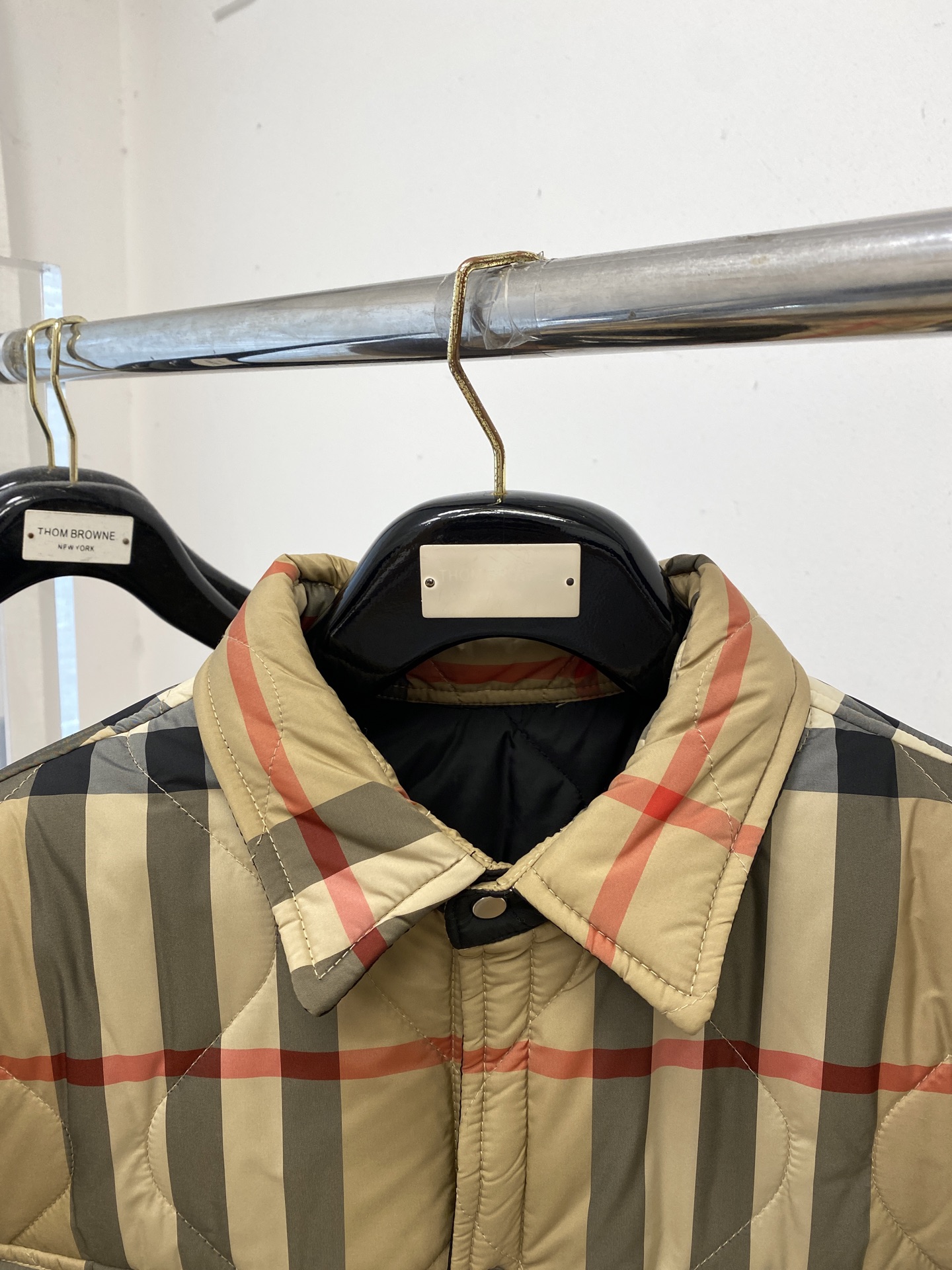 巴宝莉、2025新品夹克棉外套，时尚帅气，简约百搭款，原版五金辅料logo，定制原版面料，不仅挺括，保持