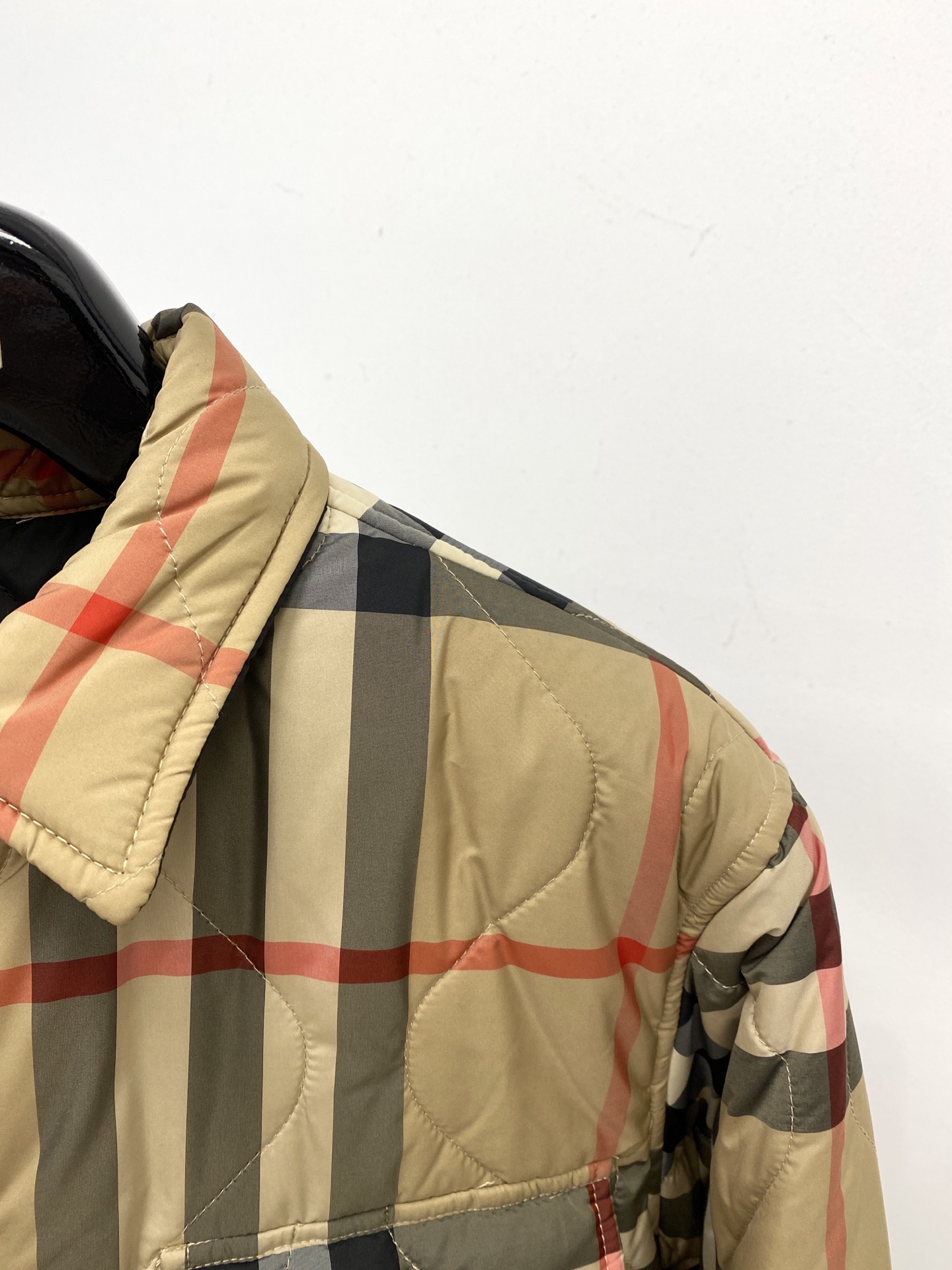 巴宝莉、2025新品夹克棉外套，时尚帅气，简约百搭款，原版五金辅料logo，定制原版面料，不仅挺括，保持