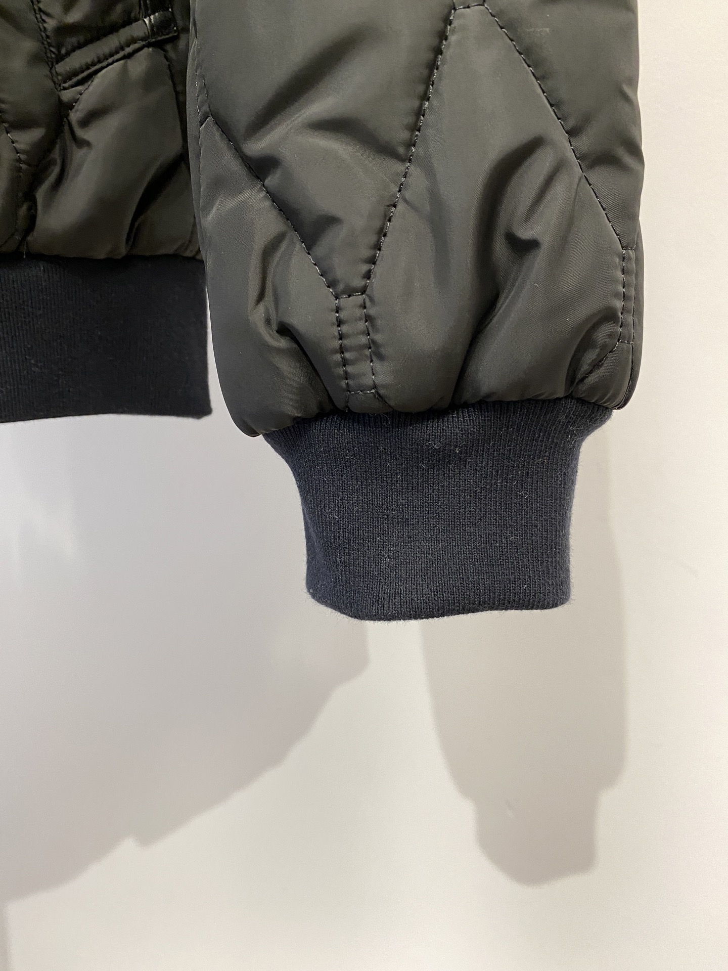 巴宝莉、2025新品夹克棉外套，时尚帅气，简约百搭款，原版五金辅料logo，定制原版面料，不仅挺括，保持