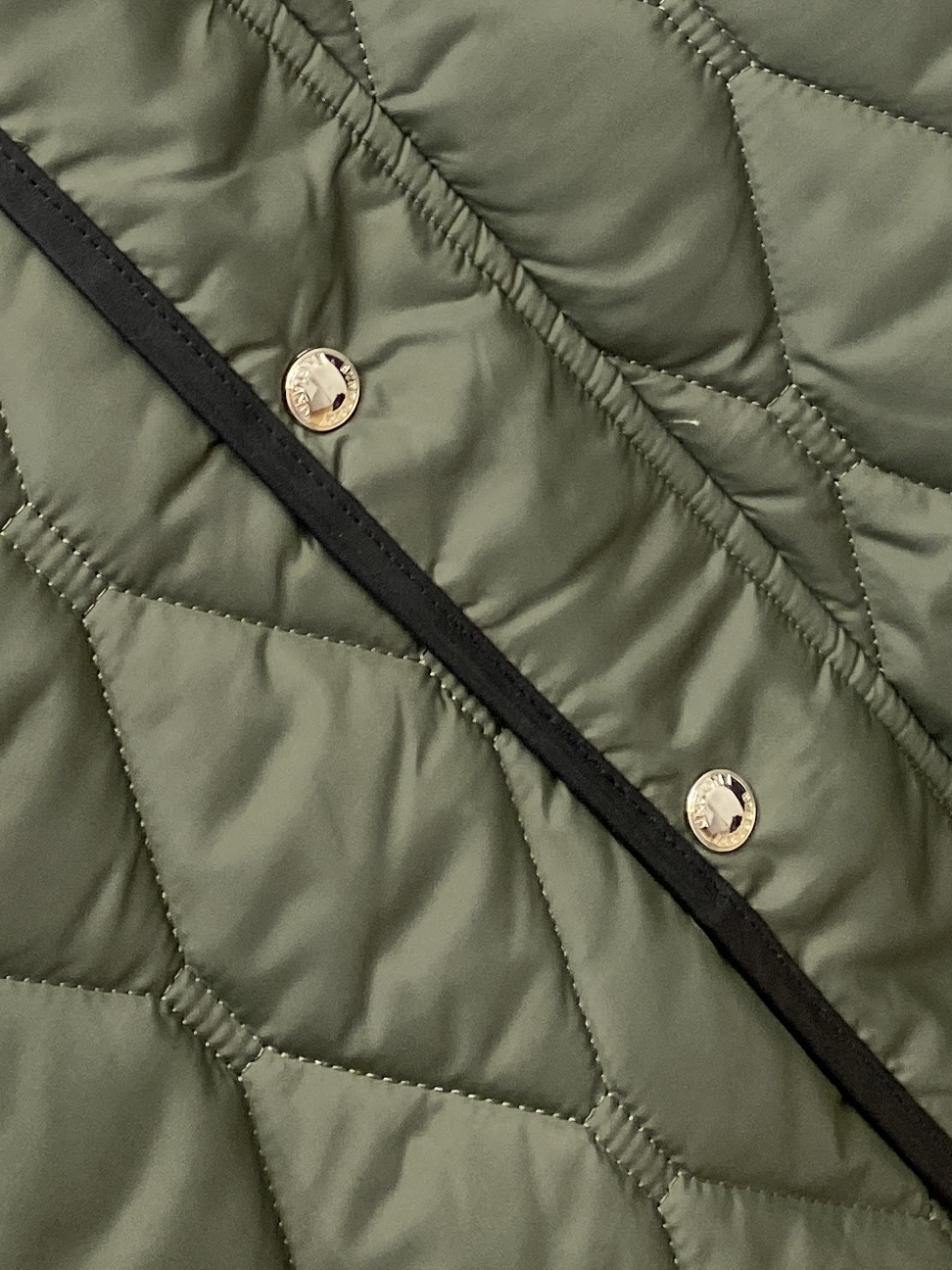 巴宝莉、2025新品夹克棉外套，时尚帅气，简约百搭款，原版五金辅料logo，定制原版面料，不仅挺括，保持