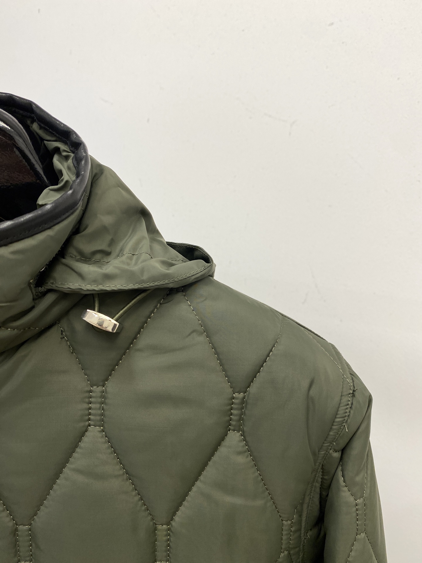 巴宝莉、2025新品夹克棉外套，时尚帅气，简约百搭款，原版五金辅料logo，定制原版面料，不仅挺括，保持