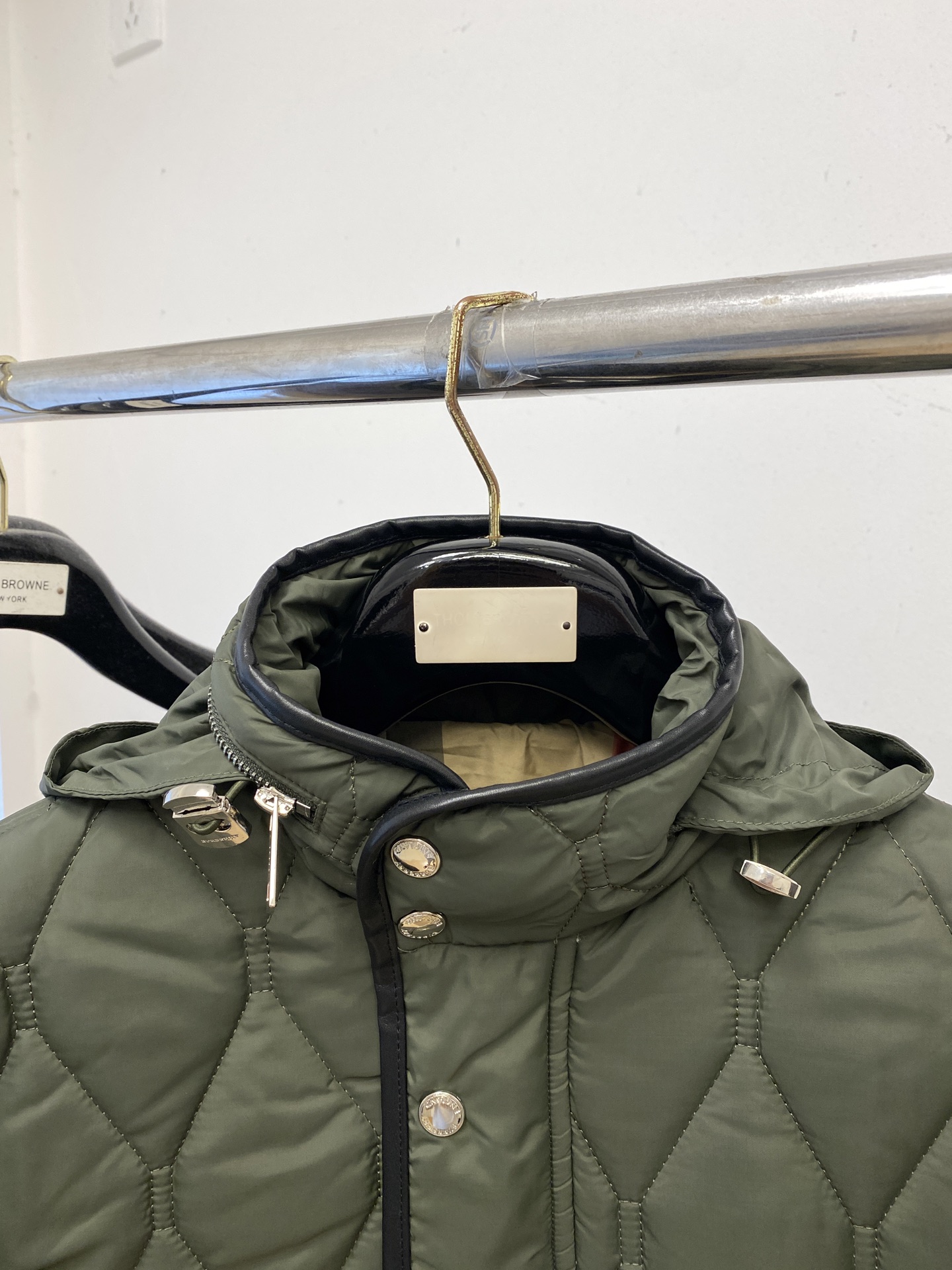 巴宝莉、2025新品夹克棉外套，时尚帅气，简约百搭款，原版五金辅料logo，定制原版面料，不仅挺括，保持