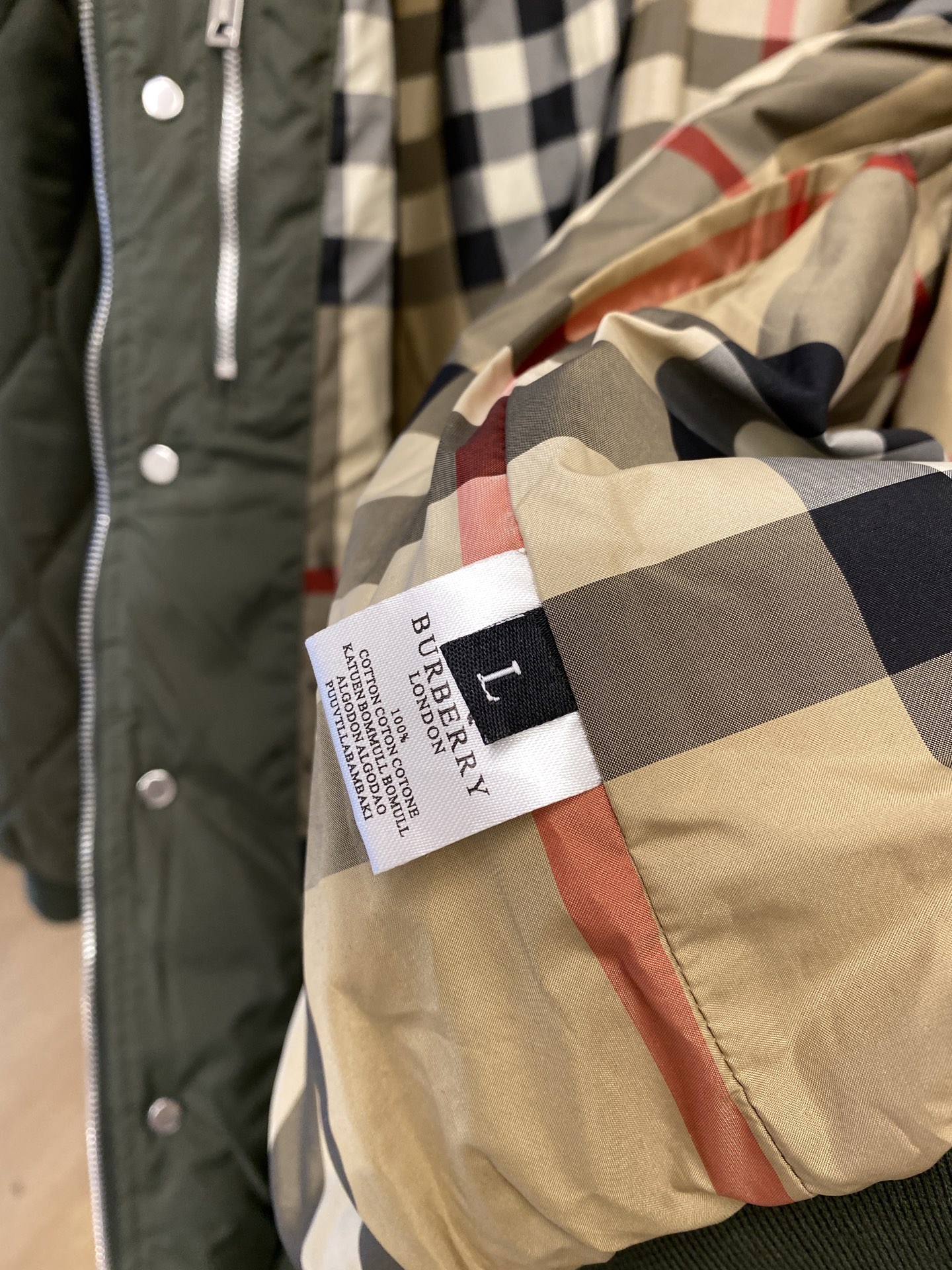 巴宝莉、2025新品夹克棉外套，时尚帅气，简约百搭款，原版五金辅料logo，定制原版面料，不仅挺括，保持