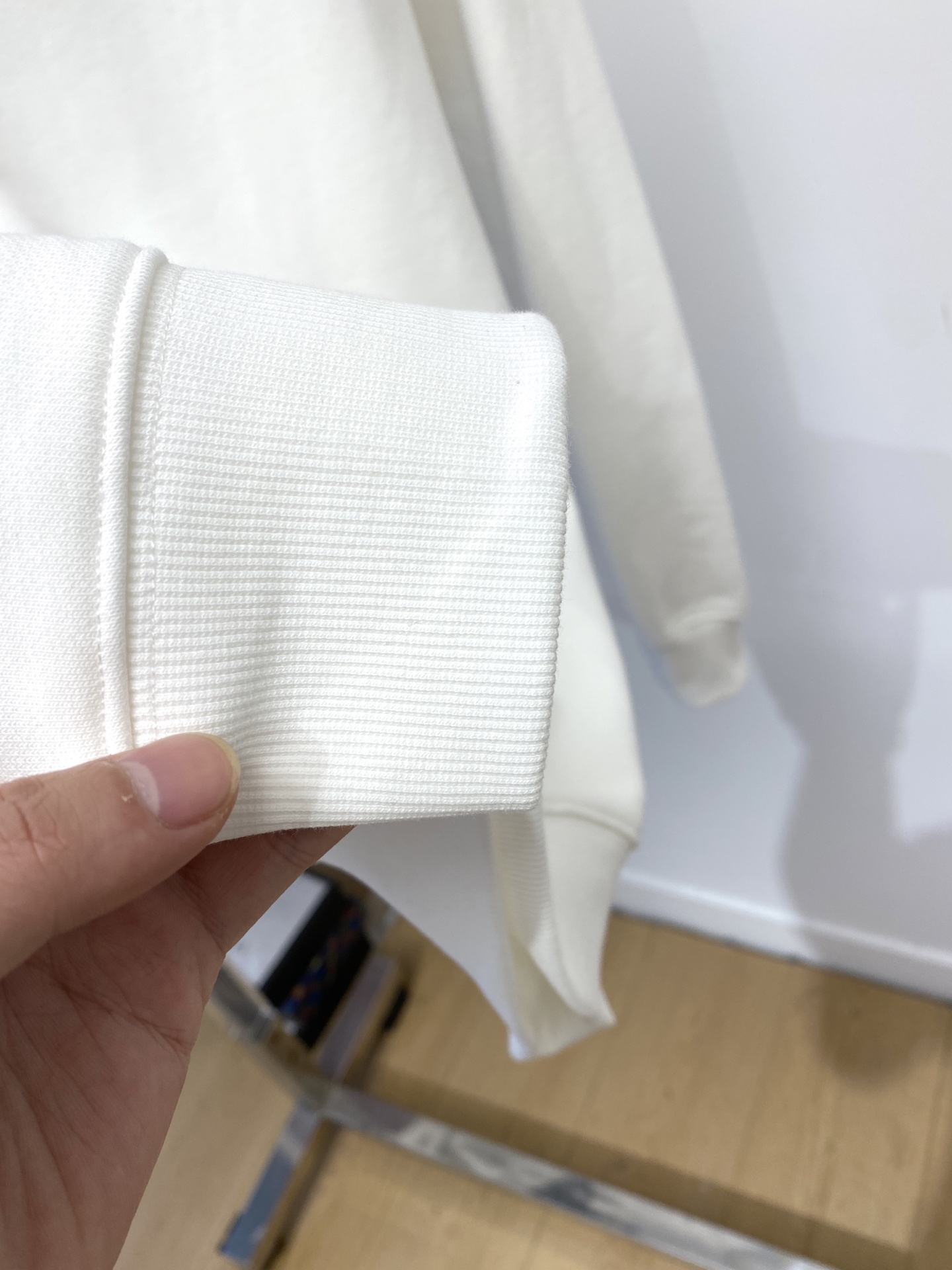 纪梵希、2025新品卫衣，帅气时尚，胸口顶级印花字母logo，简约百搭款。面料棉 不仅挺括，保持潮流的廓