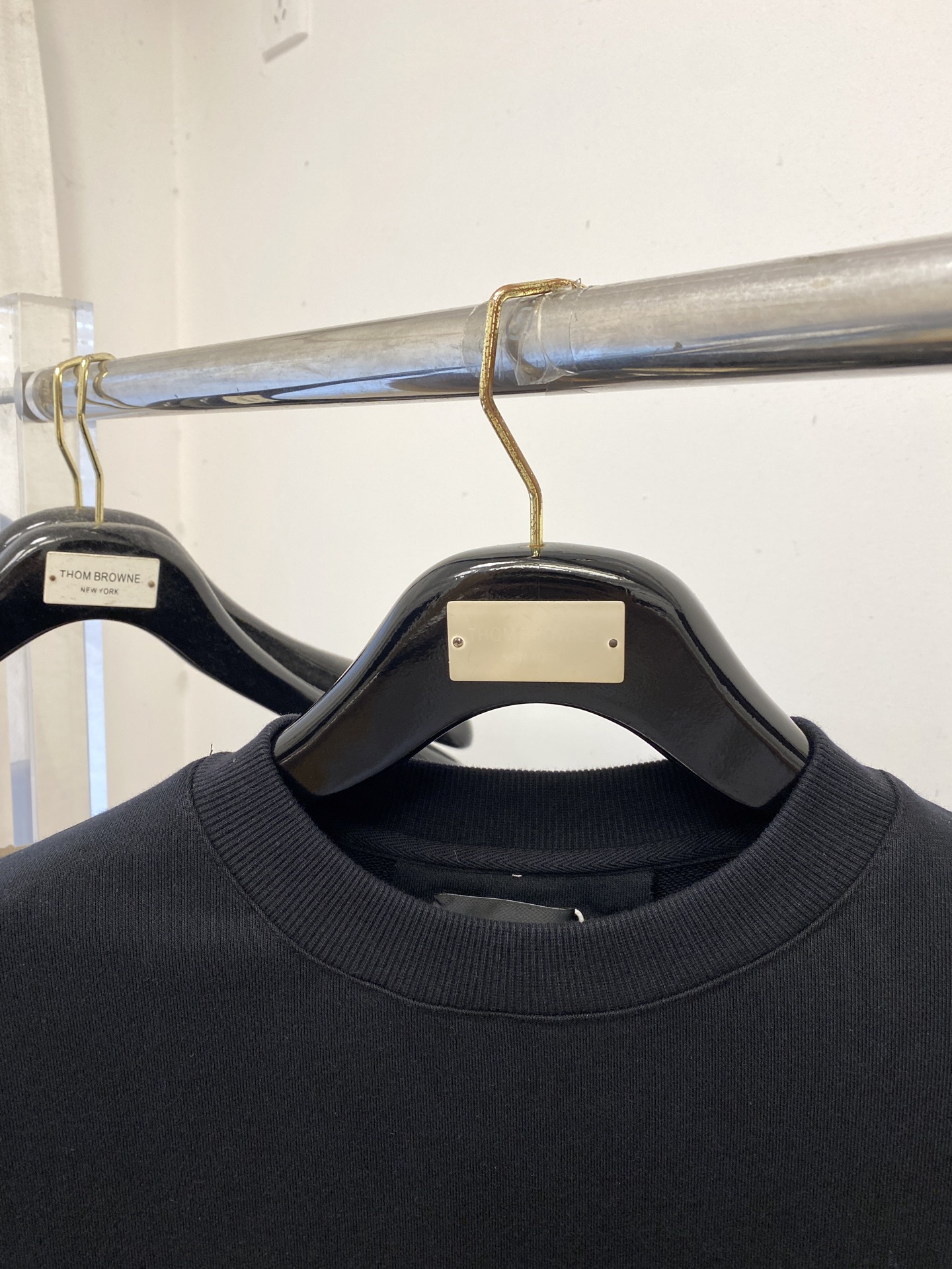 纪梵希、2025新品卫衣，帅气时尚，胸口精致刺绣字母logo，简约百搭款。面料棉 不仅挺括，保持潮流的廓