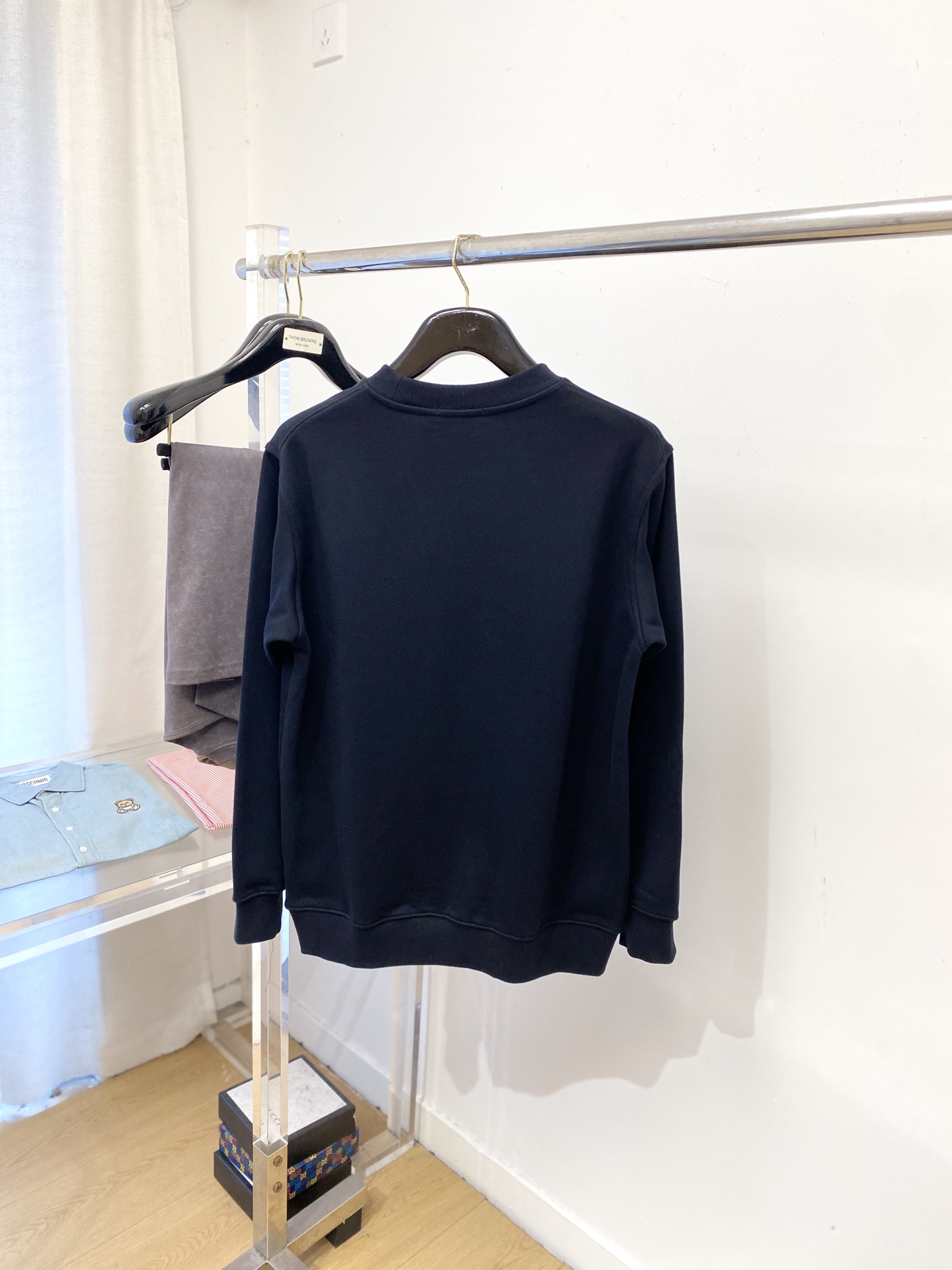 纪梵希、2025新品卫衣，帅气时尚，胸口精致刺绣字母logo，简约百搭款。面料棉 不仅挺括，保持潮流的廓