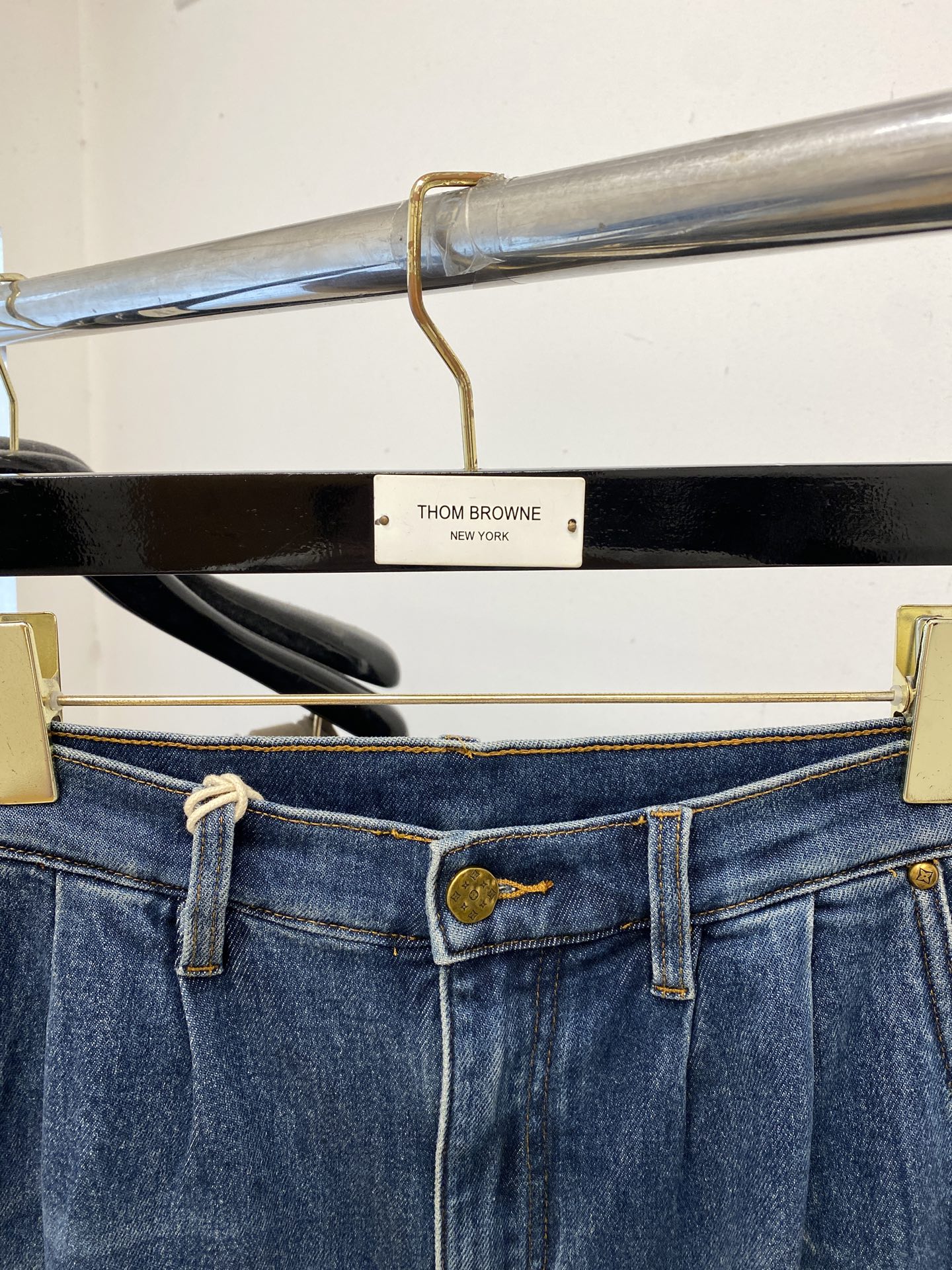 LV、2025最新品，专柜同步有售，原单狠货，水洗休闲牛仔裤，进口原版水洗弹力面料，舒适有弹性，原版五金