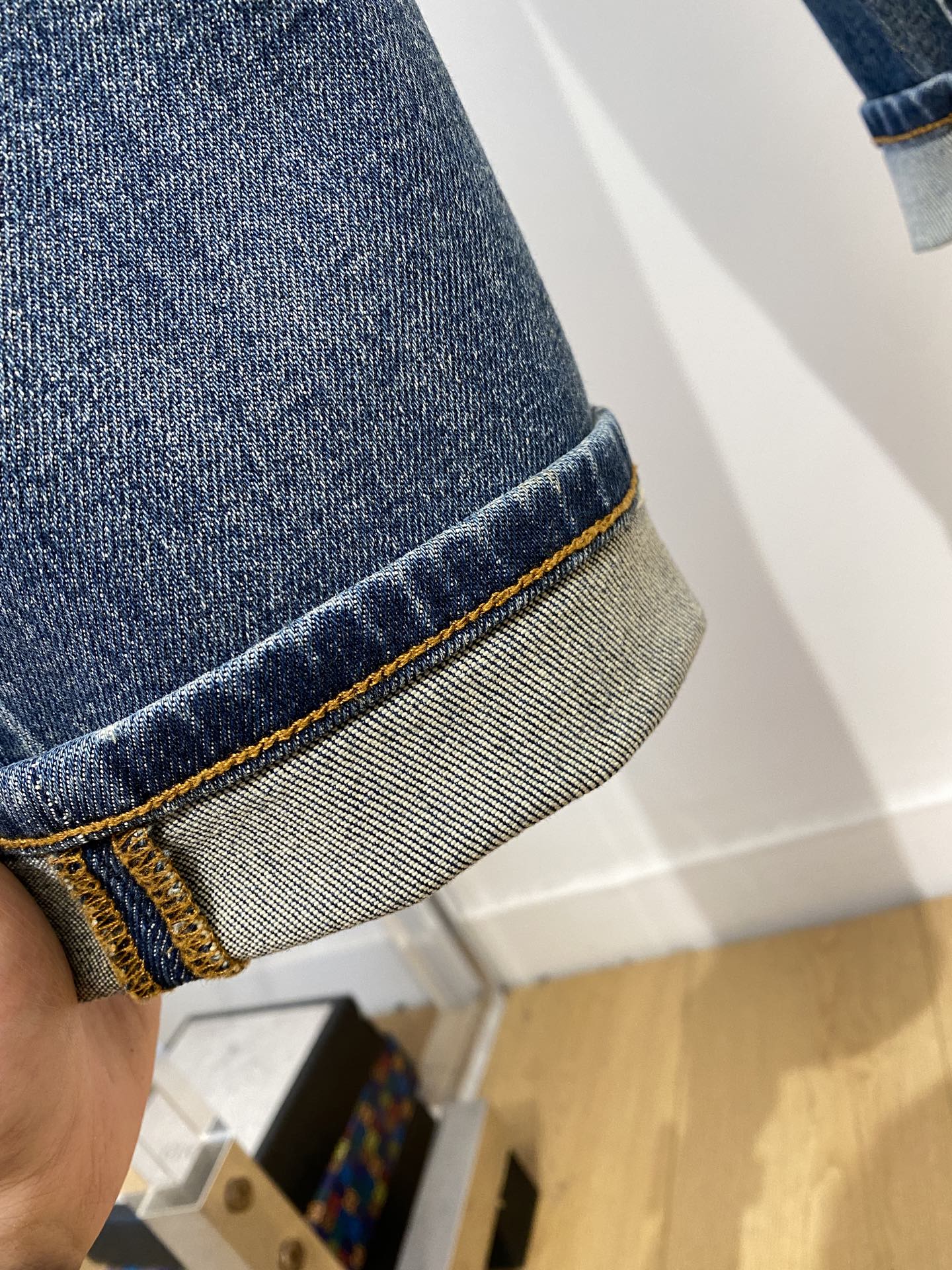 LV、2025最新品，专柜同步有售，原单狠货，水洗休闲牛仔裤，进口原版水洗弹力面料，舒适有弹性，原版五金