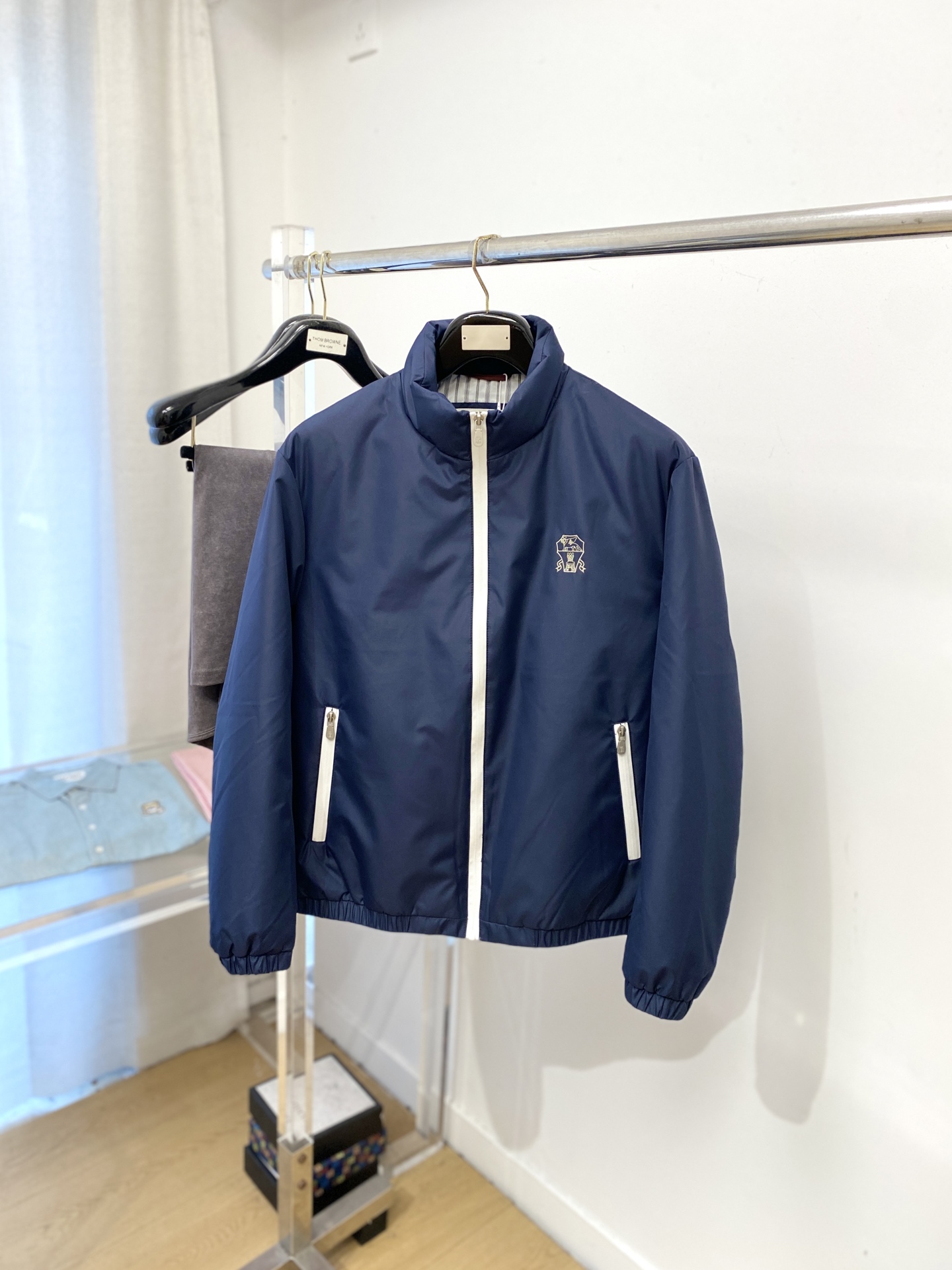 NO:597793,Brunello Cucinelli, the latest 2025 stand collar men's light down jacket, the fabric is soft and comfortable.  The upper body shape is awesome.  zipper.  The accessories are all custom-supplied and imported fabrics, which are light and comfortable, warm and stylish, simple and elegant!  Lightweight and warm, the best choice to keep out the cold in autumn and winter. Size M-3XL,, brunello cucinelli, jackets & coats, jackets & coats, down jacket, alexander wang19860909Brunello Cucinelli、2025最新款立领男士轻薄羽绒夹克外套、面料柔软舒适 ．上身版型超赞 ．拉链．辅料都是客供 、进口面料,轻便舒适,保暖有型、简单大方款式！轻便保暖、秋冬御寒的最佳选择 码数M-3XL,,brunello cucinelli,jackets & coats,jackets & coats,down jacket,alexander wang,Men's clothing