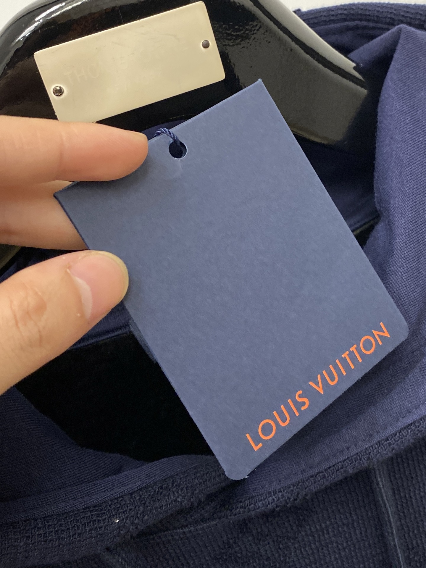 路易威登、2025新品卫衣，帅气时尚，顶级数码定位定织图案字母logo，简约百搭款。面料棉 不仅挺括，保