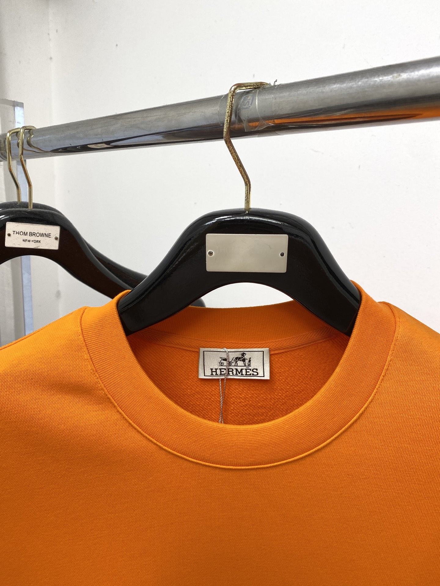 爱马仕、2025新品卫衣，帅气时尚，原版五金辅料logo，简约百搭款。面料棉 不仅挺括，保持潮流的廓形，