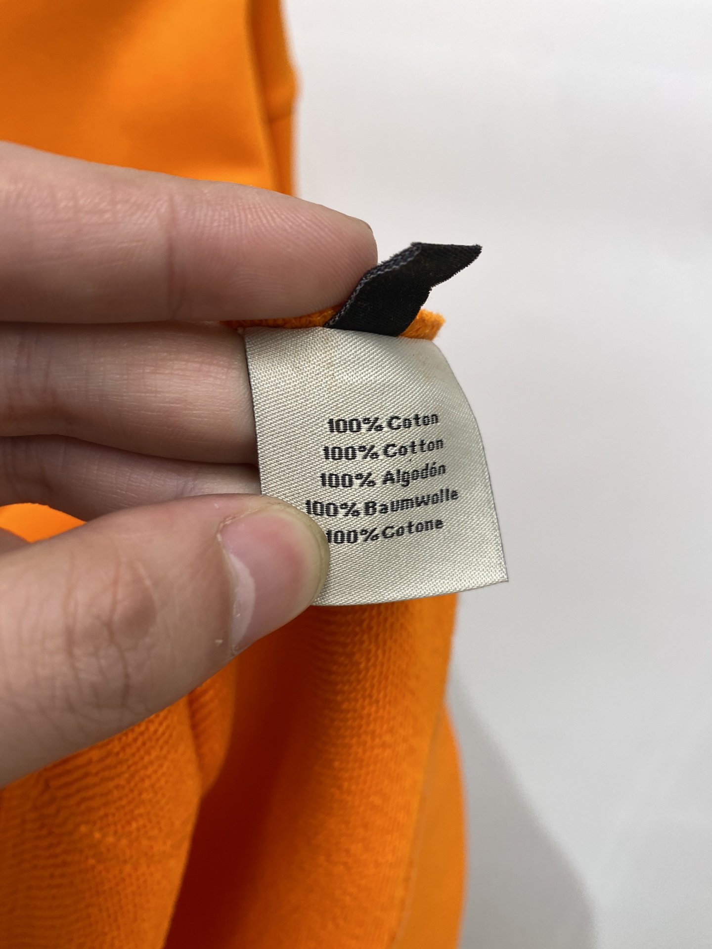 爱马仕、2025新品卫衣，帅气时尚，原版五金辅料logo，简约百搭款。面料棉 不仅挺括，保持潮流的廓形，