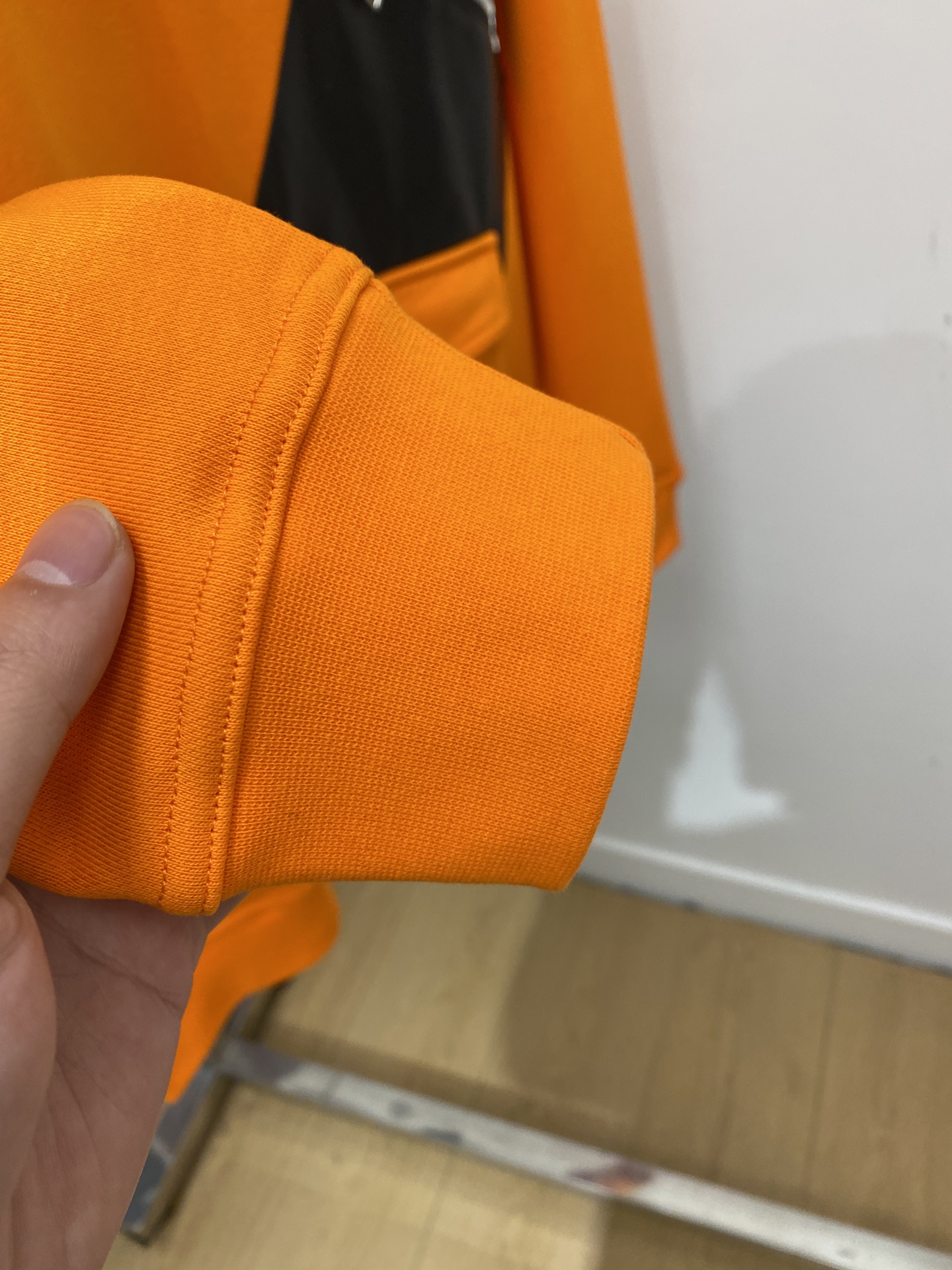 爱马仕、2025新品卫衣，帅气时尚，原版五金辅料logo，简约百搭款。面料棉 不仅挺括，保持潮流的廓形，