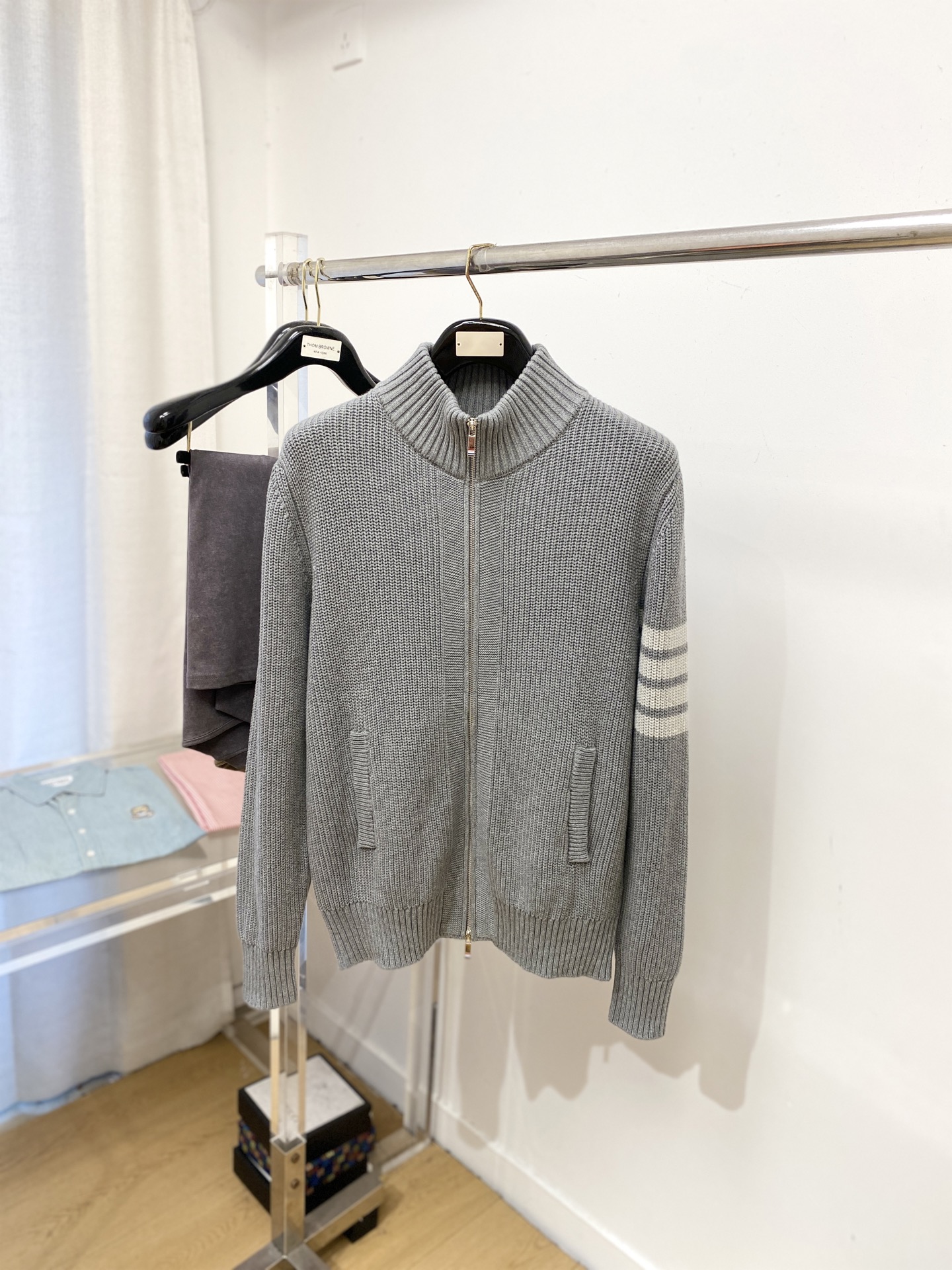 TB、2025新品羊毛衣外套 具有手感细腻柔软，可直接与肌肤接触，让暖心的纱线变化出细腻的质感，顶级工艺