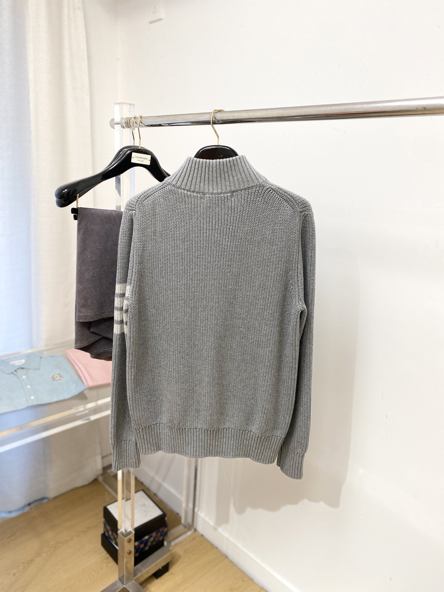 TB、2025新品羊毛衣外套 具有手感细腻柔软，可直接与肌肤接触，让暖心的纱线变化出细腻的质感，顶级工艺