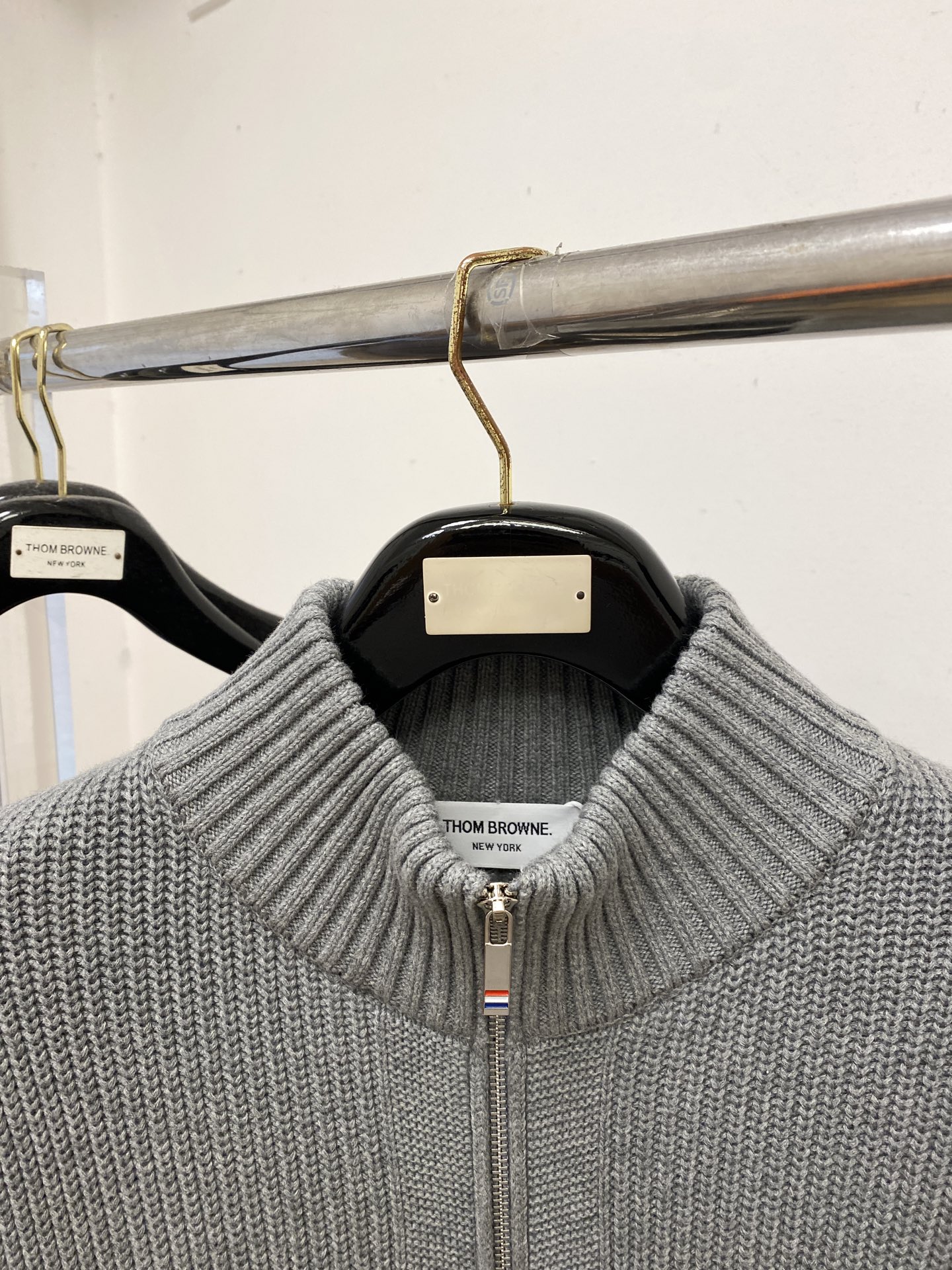 TB、2025新品羊毛衣外套 具有手感细腻柔软，可直接与肌肤接触，让暖心的纱线变化出细腻的质感，顶级工艺