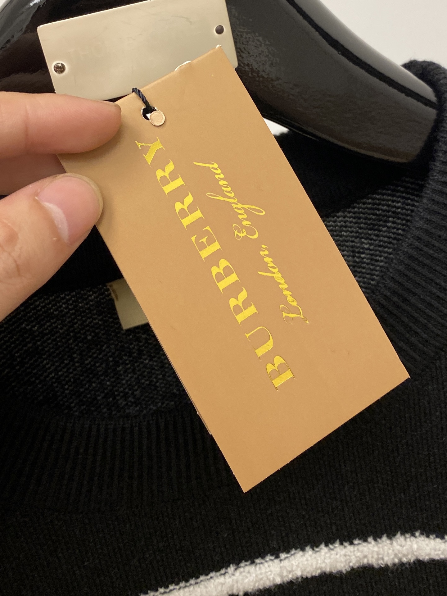 巴宝莉、2025新品羊毛衣 具有手感细腻柔软，可直接与肌肤接触，让暖心的纱线变化出细腻的质感，顶级工艺极