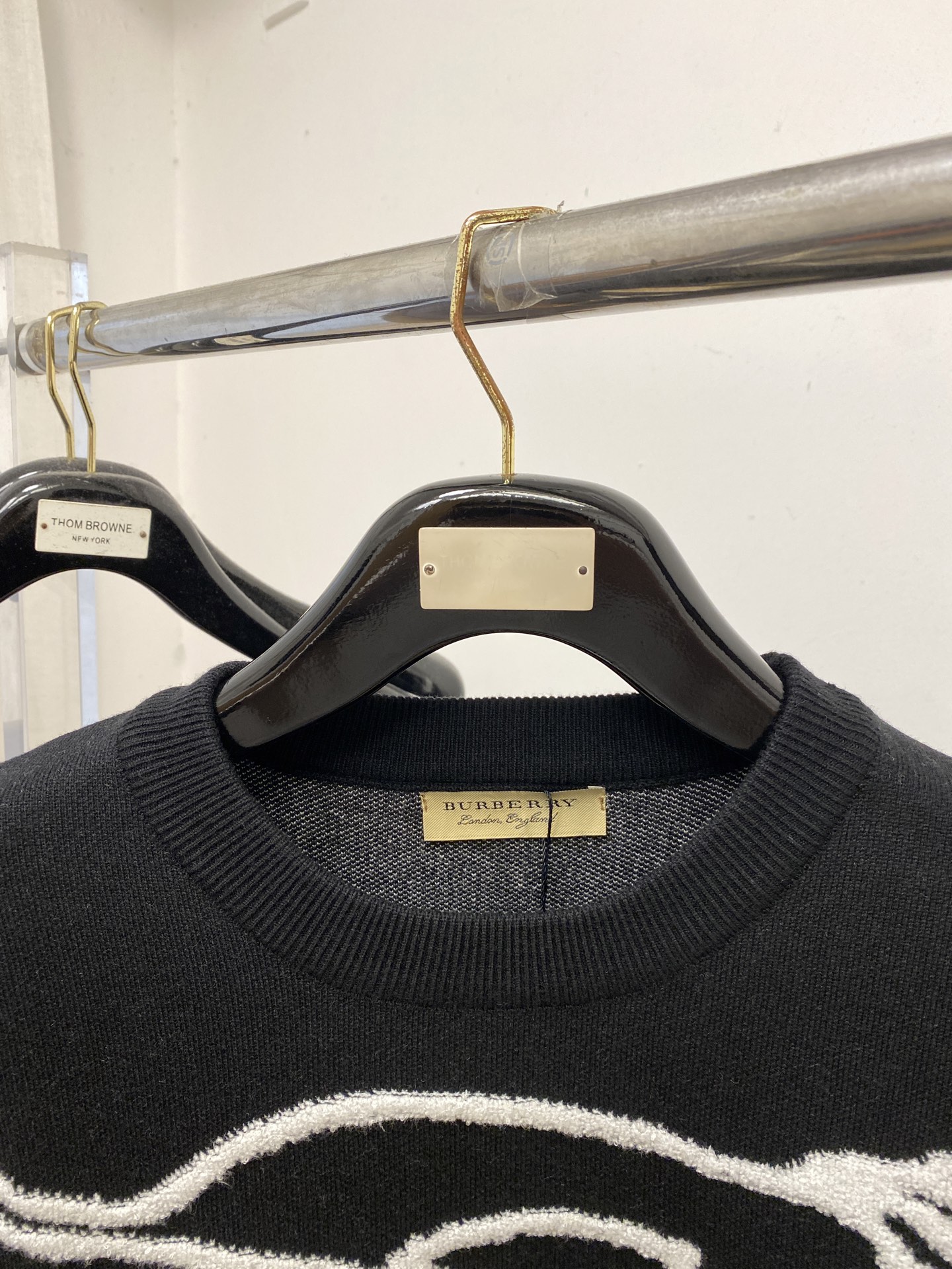 巴宝莉、2025新品羊毛衣 具有手感细腻柔软，可直接与肌肤接触，让暖心的纱线变化出细腻的质感，顶级工艺极