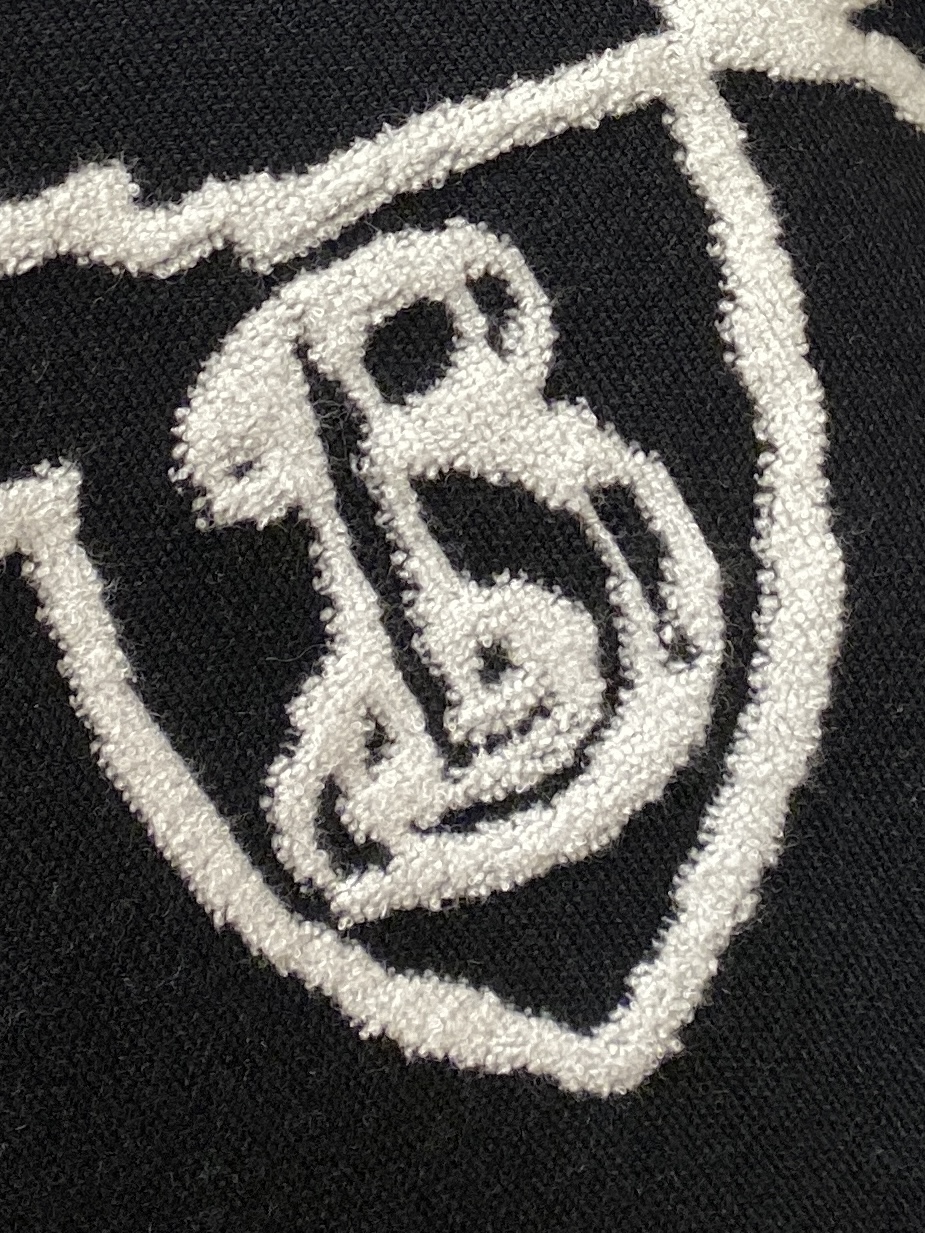 巴宝莉、2025新品羊毛衣 具有手感细腻柔软，可直接与肌肤接触，让暖心的纱线变化出细腻的质感，顶级工艺极