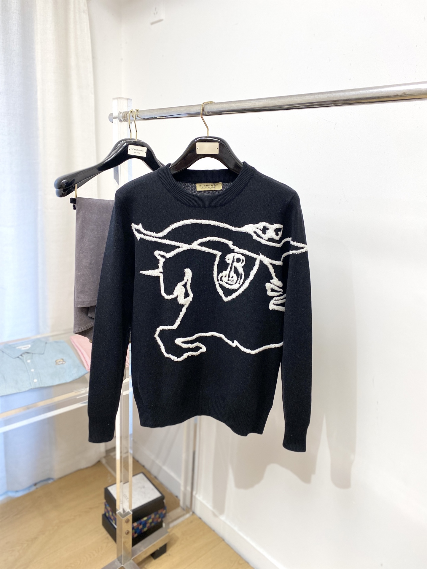 巴宝莉、2025新品羊毛衣 具有手感细腻柔软，可直接与肌肤接触，让暖心的纱线变化出细腻的质感，顶级工艺极