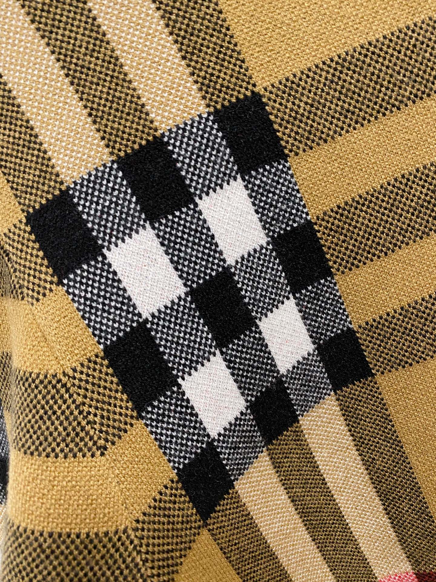 🌾 巴宝莉 秋冬经典圆领羊毛衫，全品相！！！羊毛混纺面料，2025最新款 黄金比例！！修身款软黄金 百搭