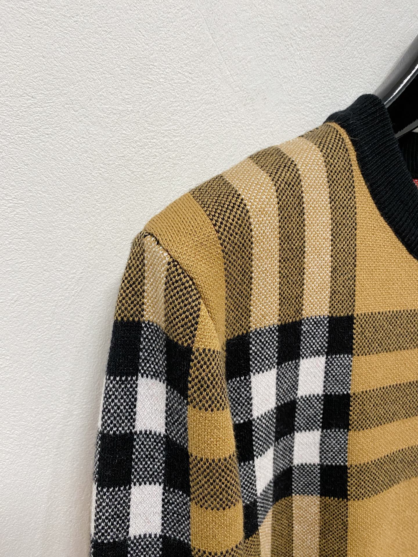 🌾 巴宝莉 秋冬经典圆领羊毛衫，全品相！！！羊毛混纺面料，2025最新款 黄金比例！！修身款软黄金 百搭