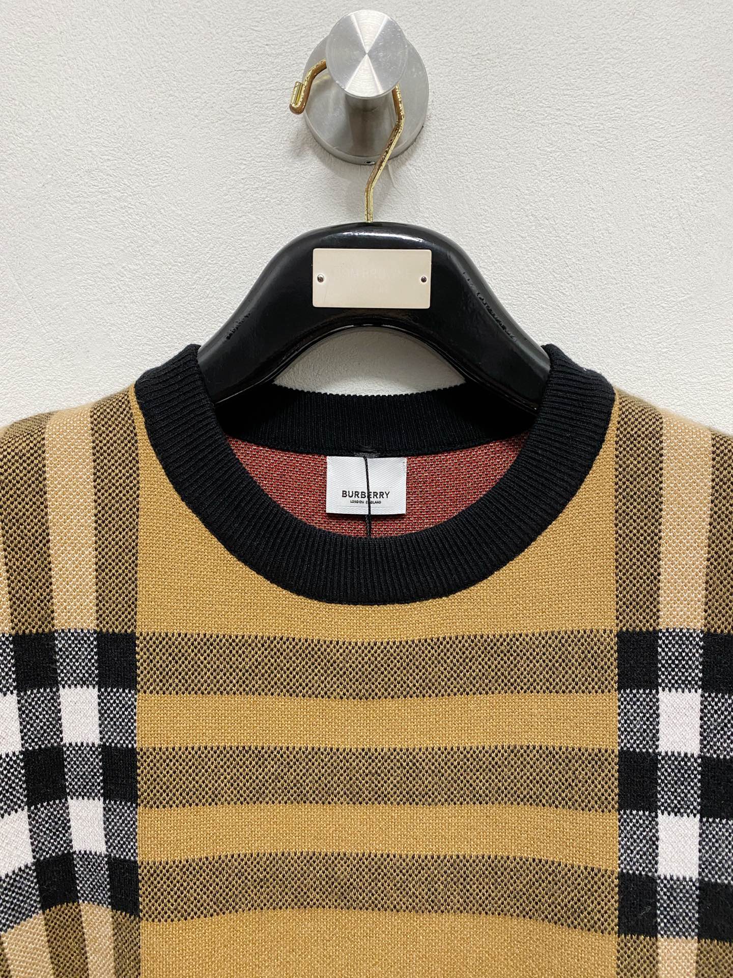 🌾 巴宝莉 秋冬经典圆领羊毛衫，全品相！！！羊毛混纺面料，2025最新款 黄金比例！！修身款软黄金 百搭