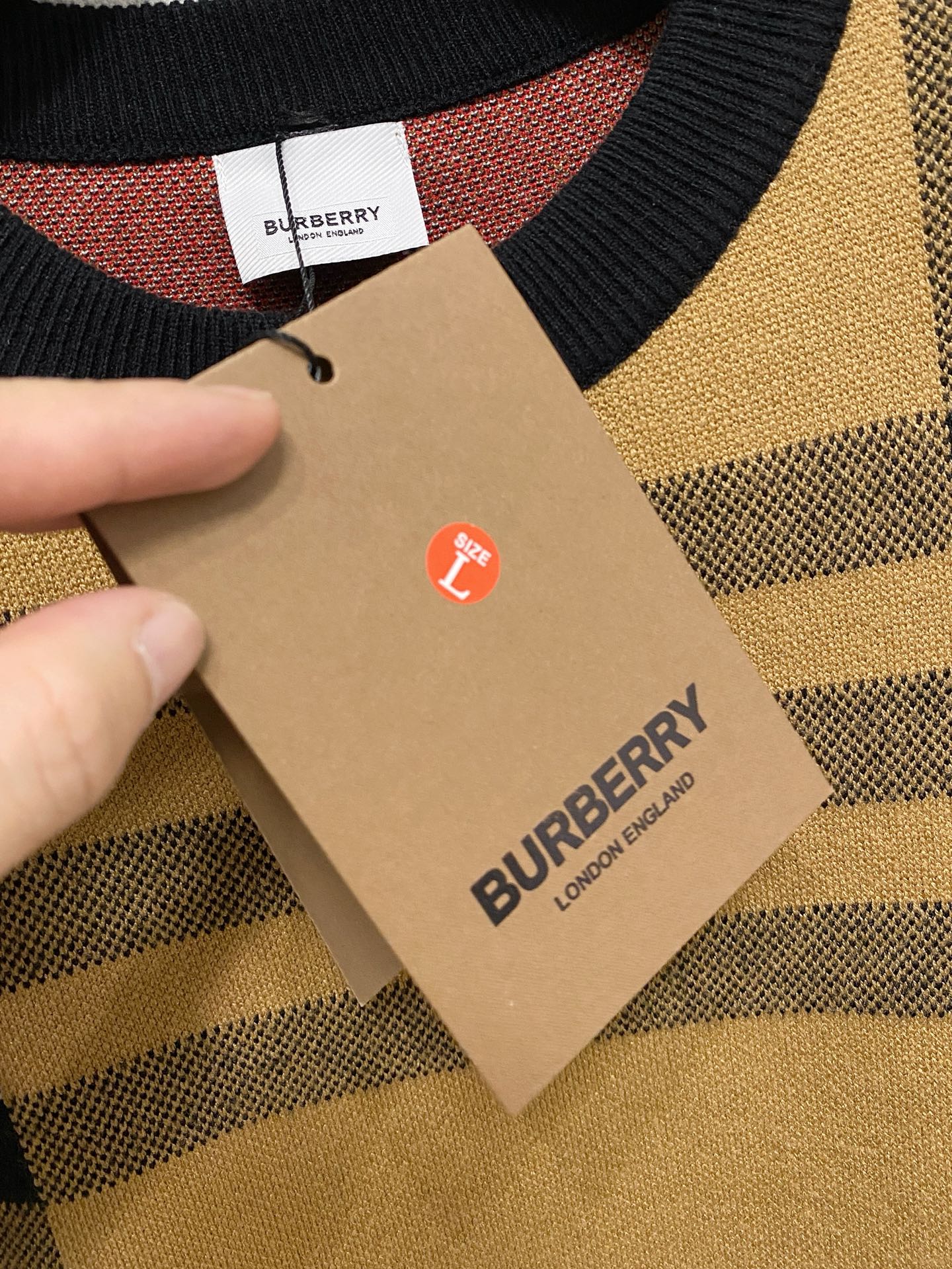 🌾 巴宝莉 秋冬经典圆领羊毛衫，全品相！！！羊毛混纺面料，2025最新款 黄金比例！！修身款软黄金 百搭