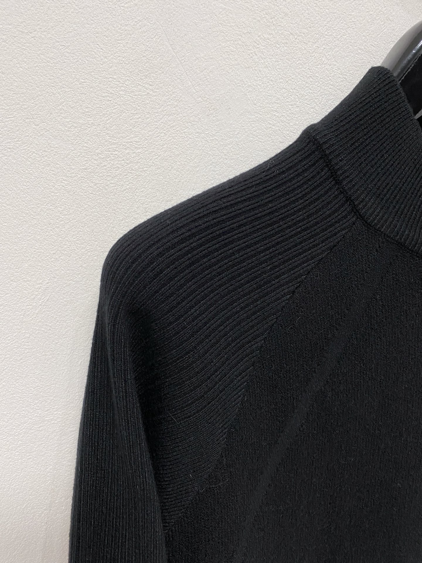 🌾 始祖鸟 秋冬经典开衫羊毛衫，全品相！！！羊毛混纺面料，2025最新款 黄金比例！！修身款软黄金 百搭