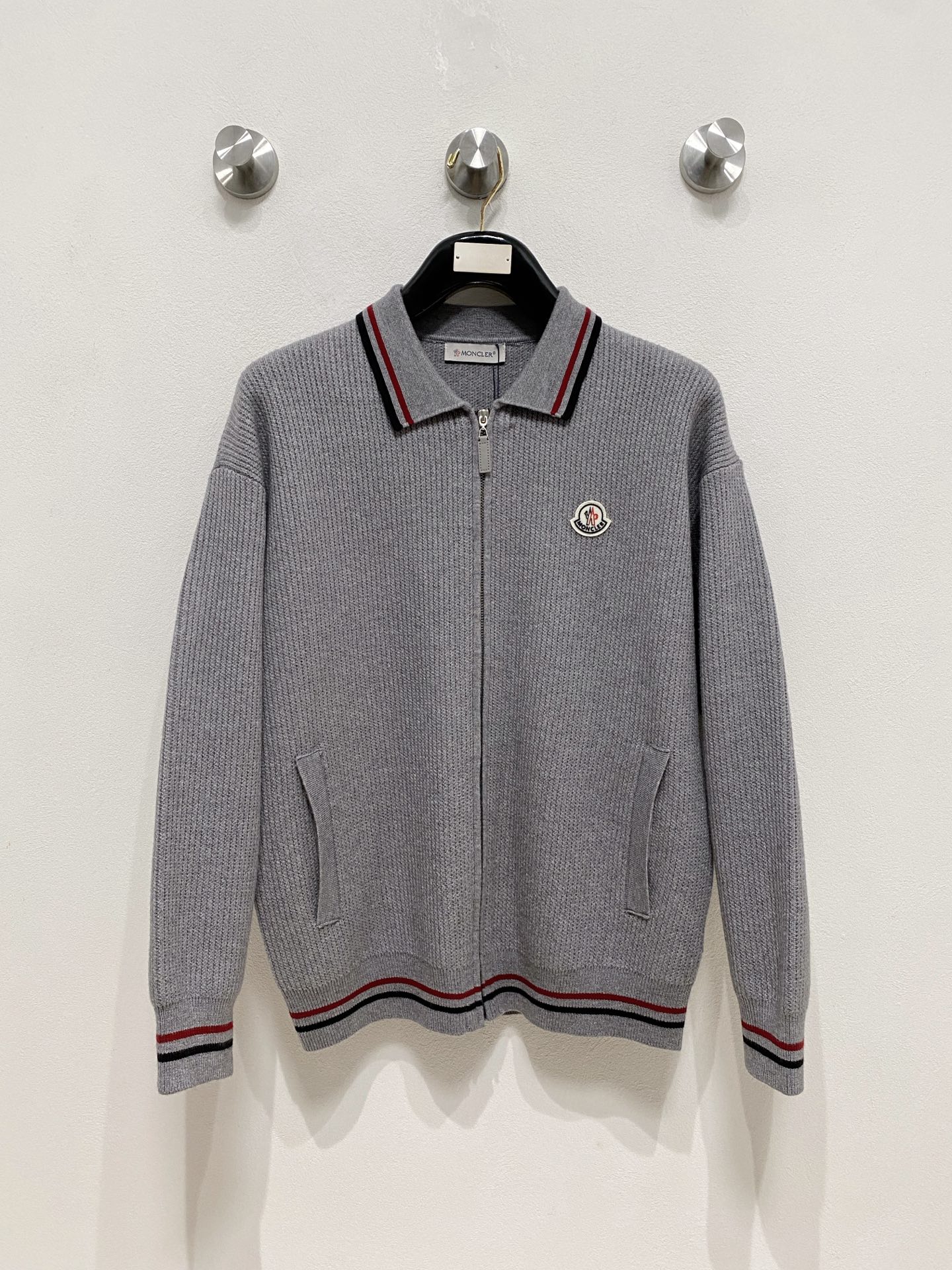 🌾 蒙口 秋冬经典开衫羊毛衫，全品相！！！羊毛混纺面料，2025最新款 黄金比例！！修身款软黄金 百搭实